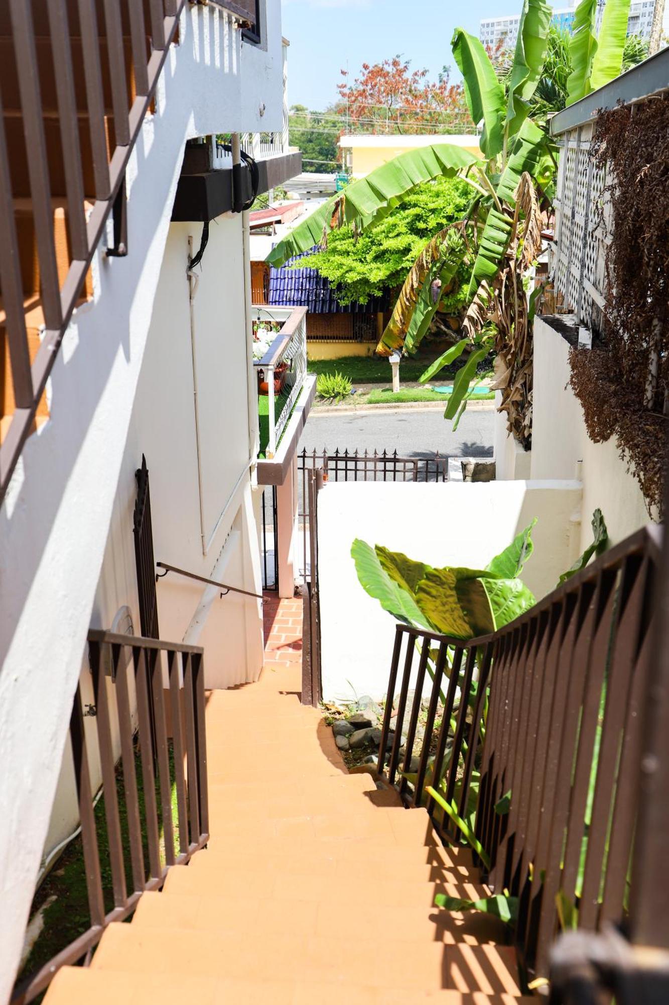 Private In Duplex W 4 Baths Fq Beds 1-3ppl