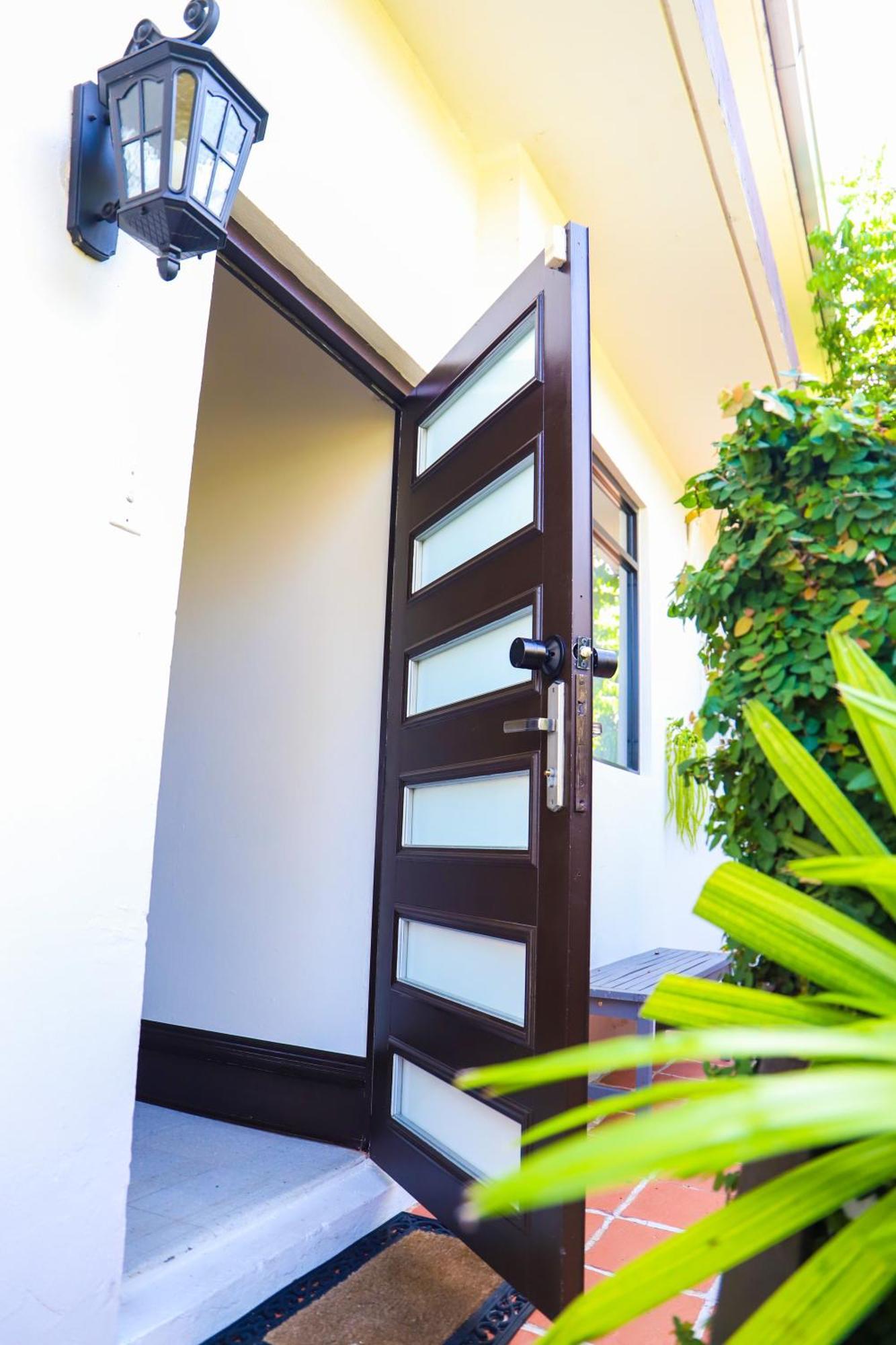 Private In Duplex W 4 Baths Fq Beds 1-3ppl Homestay *