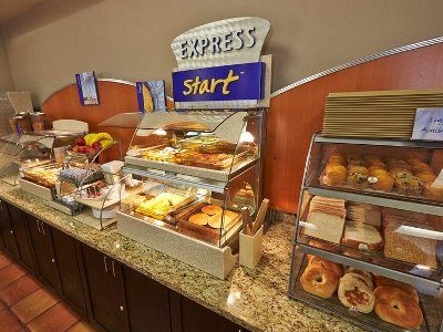 Hotel Express El Caney On Ft Buchanan