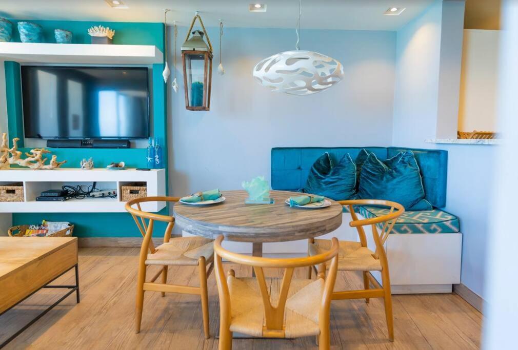 Enchanted Honeymoon Isla Beachfront Holiday home San Juan