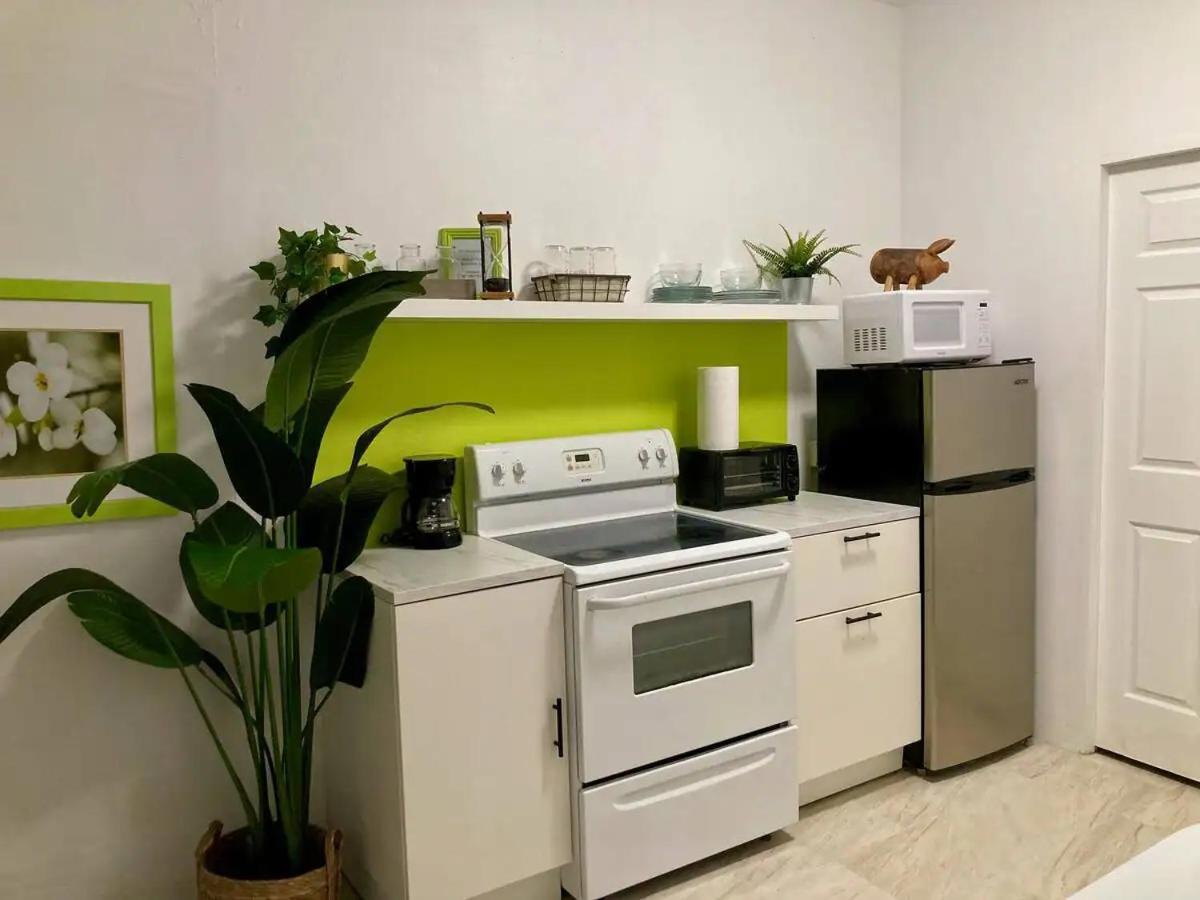 Tropical In Miramar Apartment