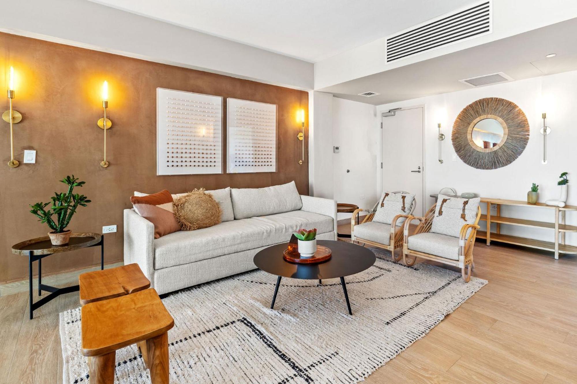 Hibird- And Aparthotel 4*