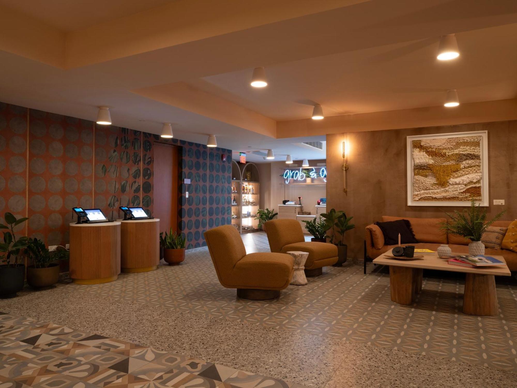 Aparthotel Hibird- And