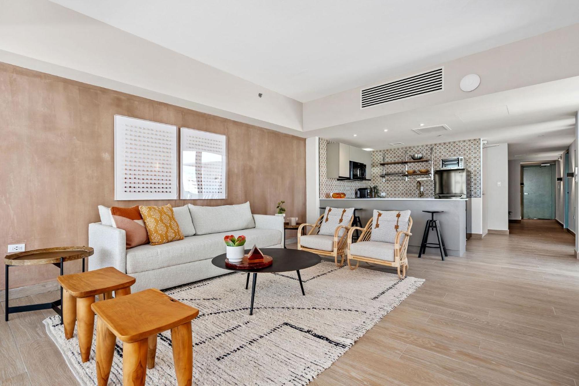 Hibird- And Aparthotel 4*