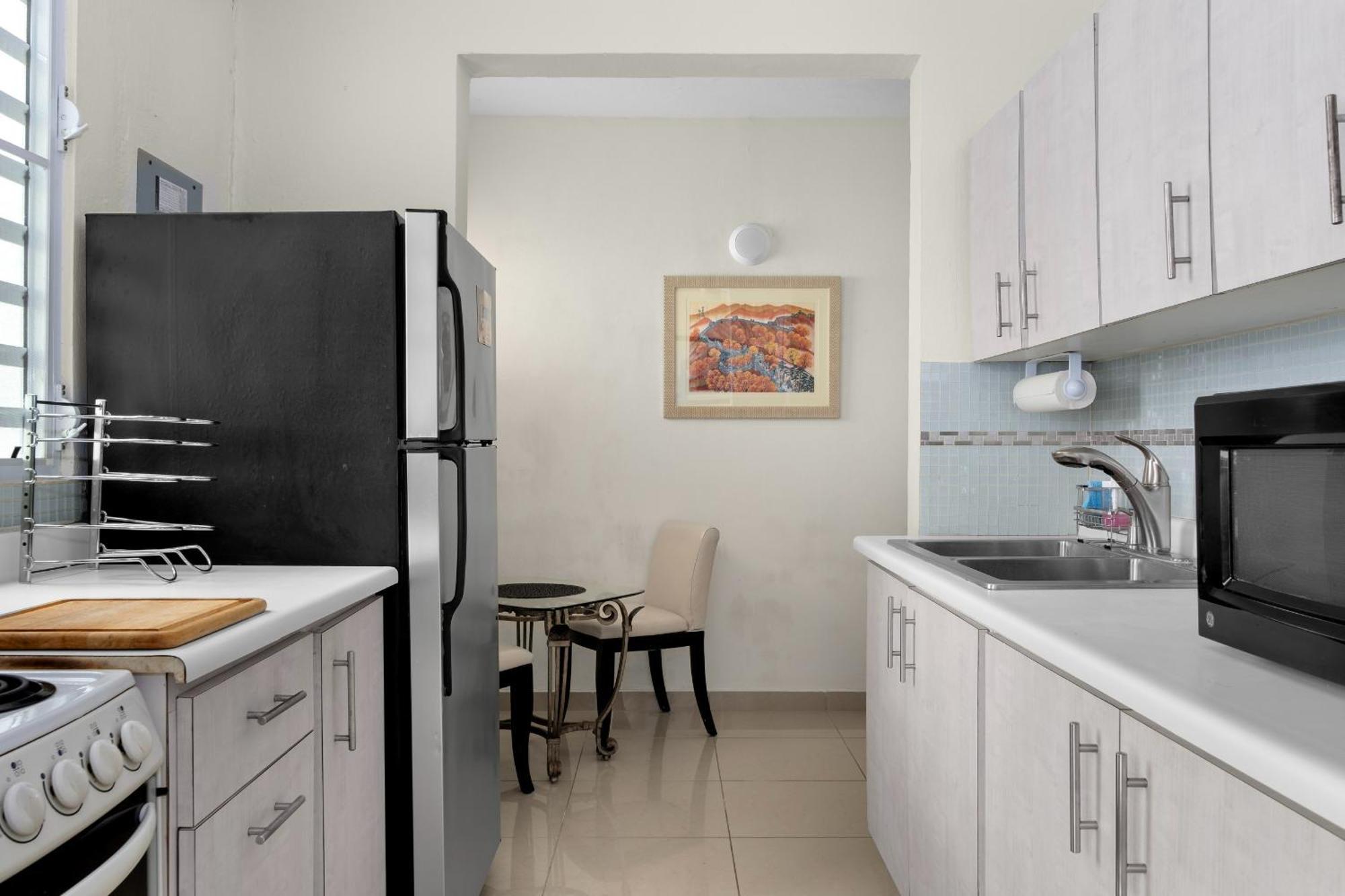Apartment Prime Location At Condado 1br 1 Ba - 7 *