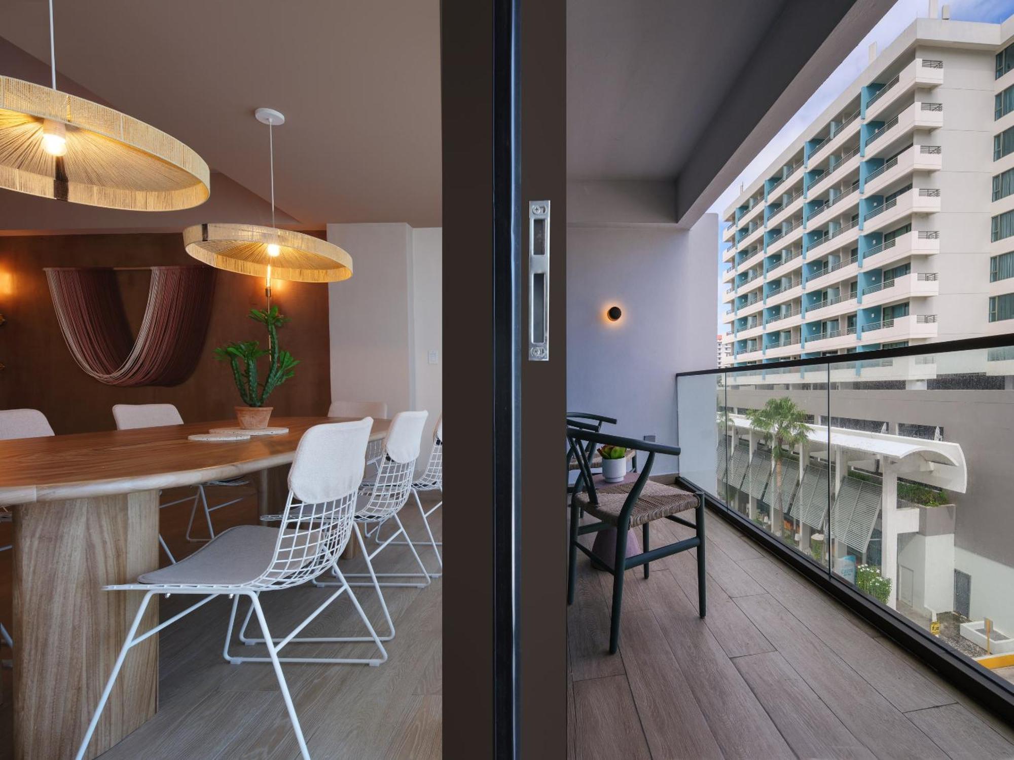 Aparthotel Hibird- And 4*