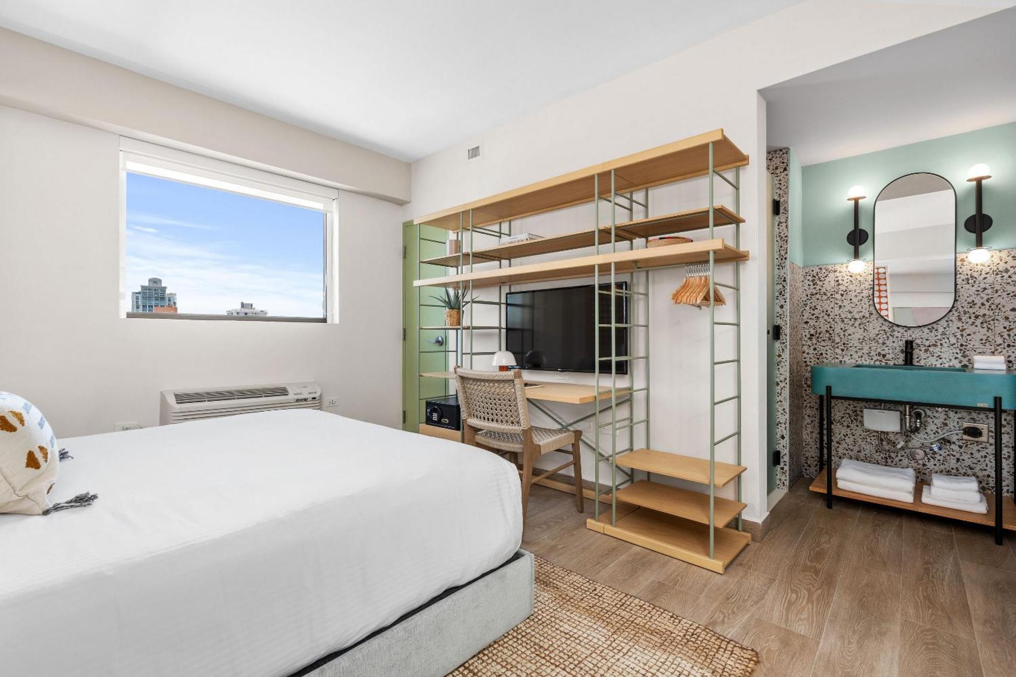 Hibird- And 4* San Juan