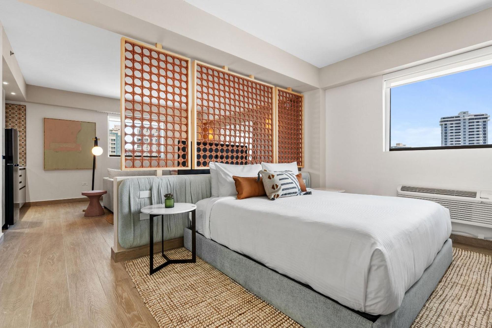 Hibird- And Aparthotel 4*
