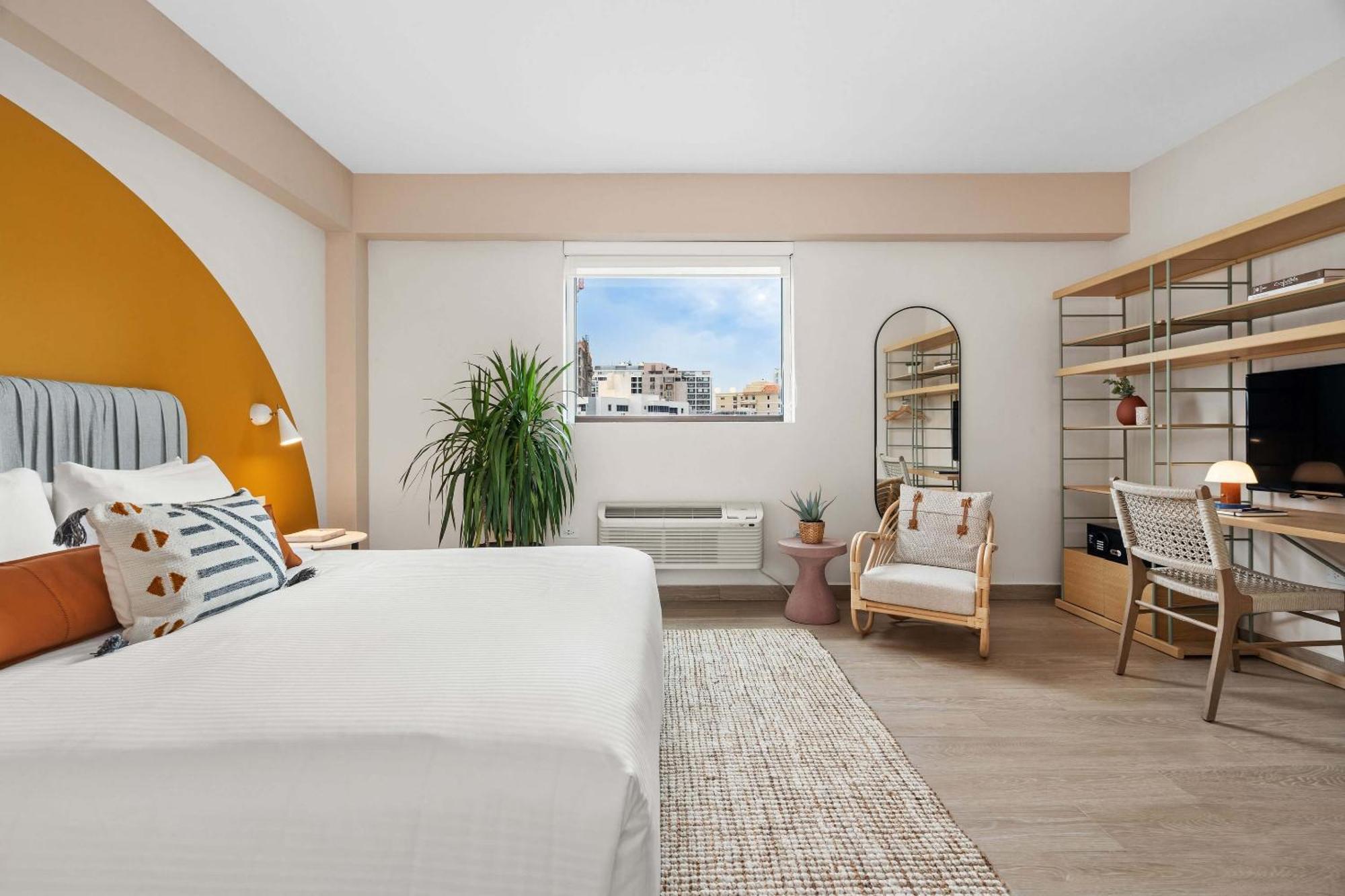 Aparthotel Hibird- And 4*