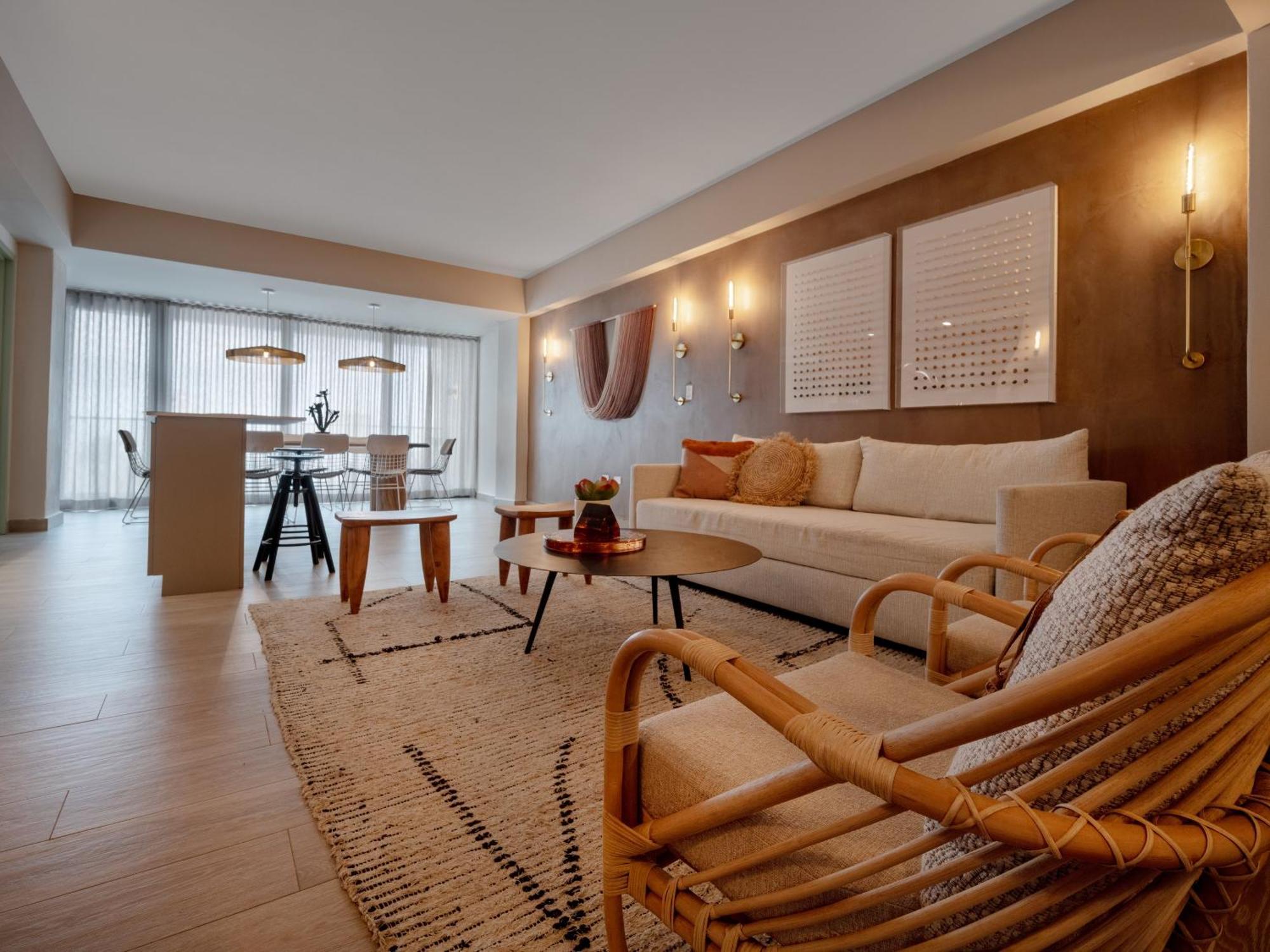 Aparthotel Hibird- And 4*