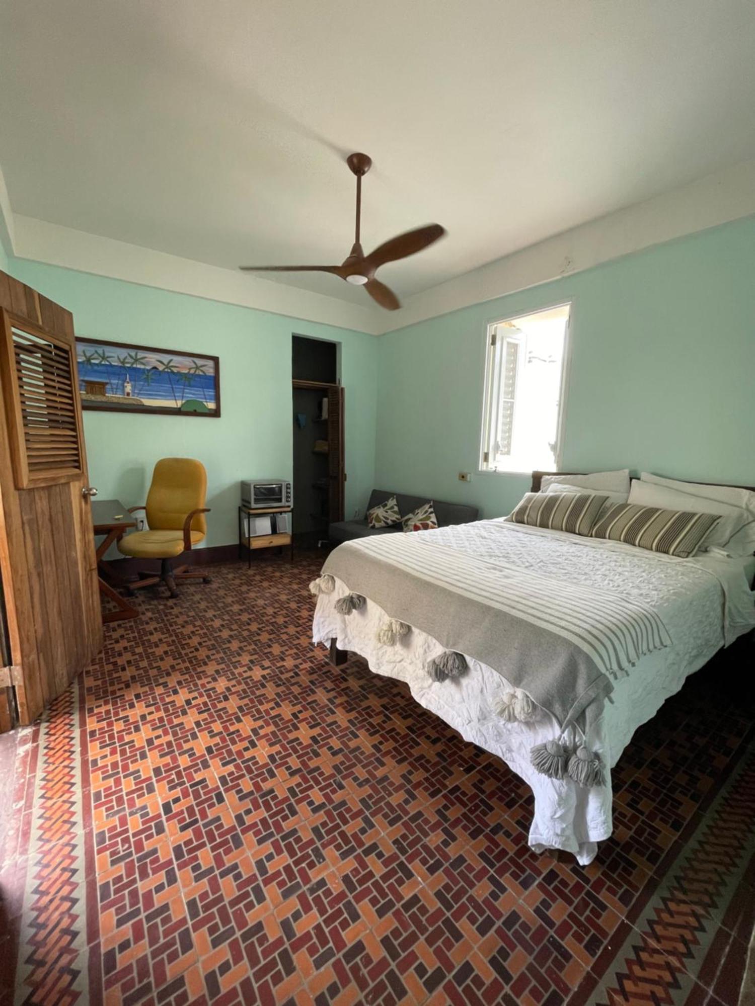 Apartment Fresh Tropical Colonial Style Walk-up- Rooftop Terrace- View