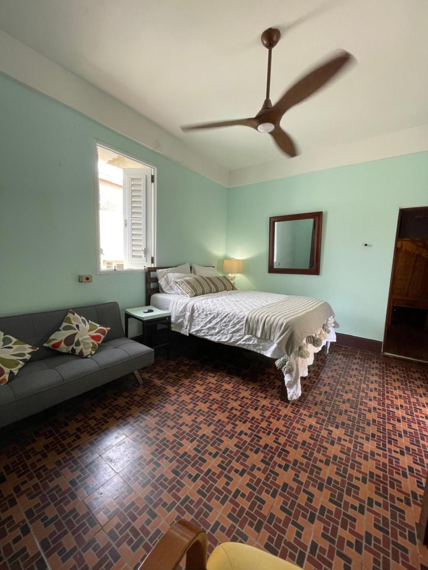 Fresh Tropical Colonial Style Walk-up- Rooftop Terrace- View Apartment *