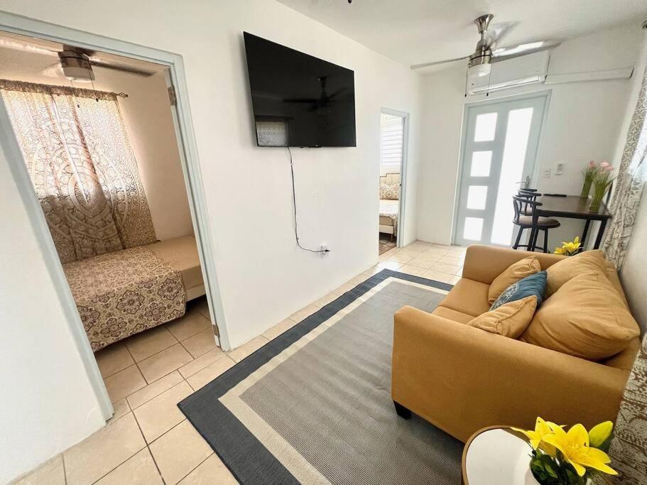 Zen 2br Near Beaches And Attractions Apartment *