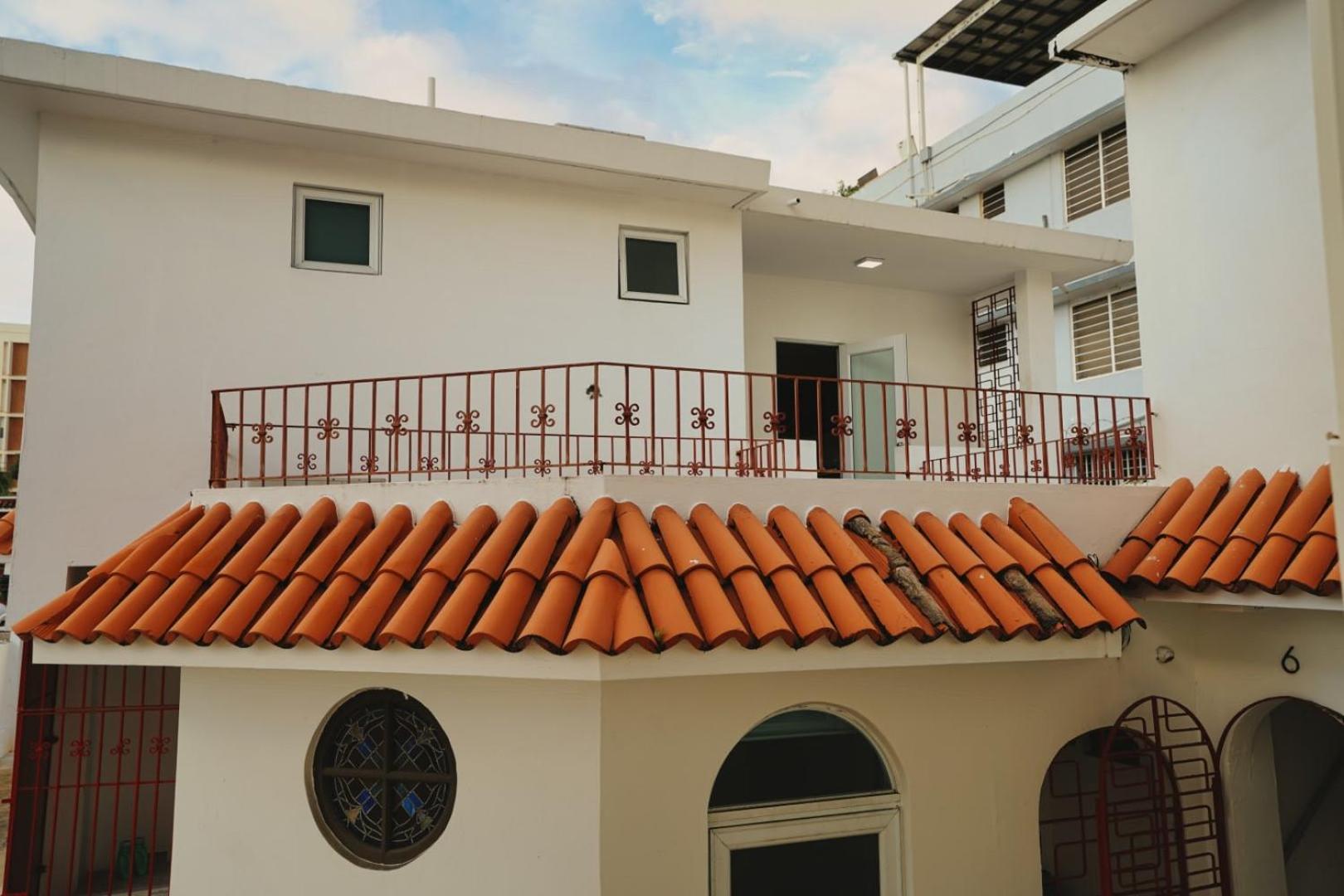 1120 Vieques By With Bear * San Juan
