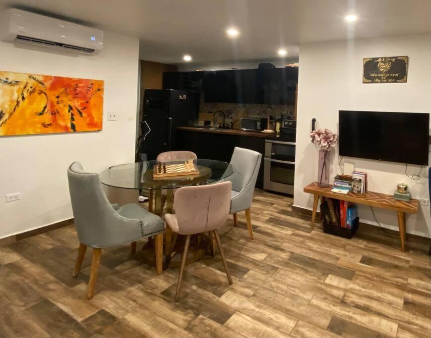 Castillo Del Parque Stylish 2bed Calle Loiza Apartment