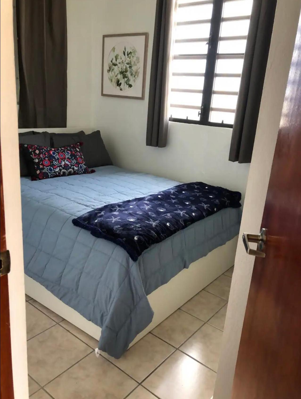 Breezy 1 Bed Apt, Short Ride From Airport And San Juan