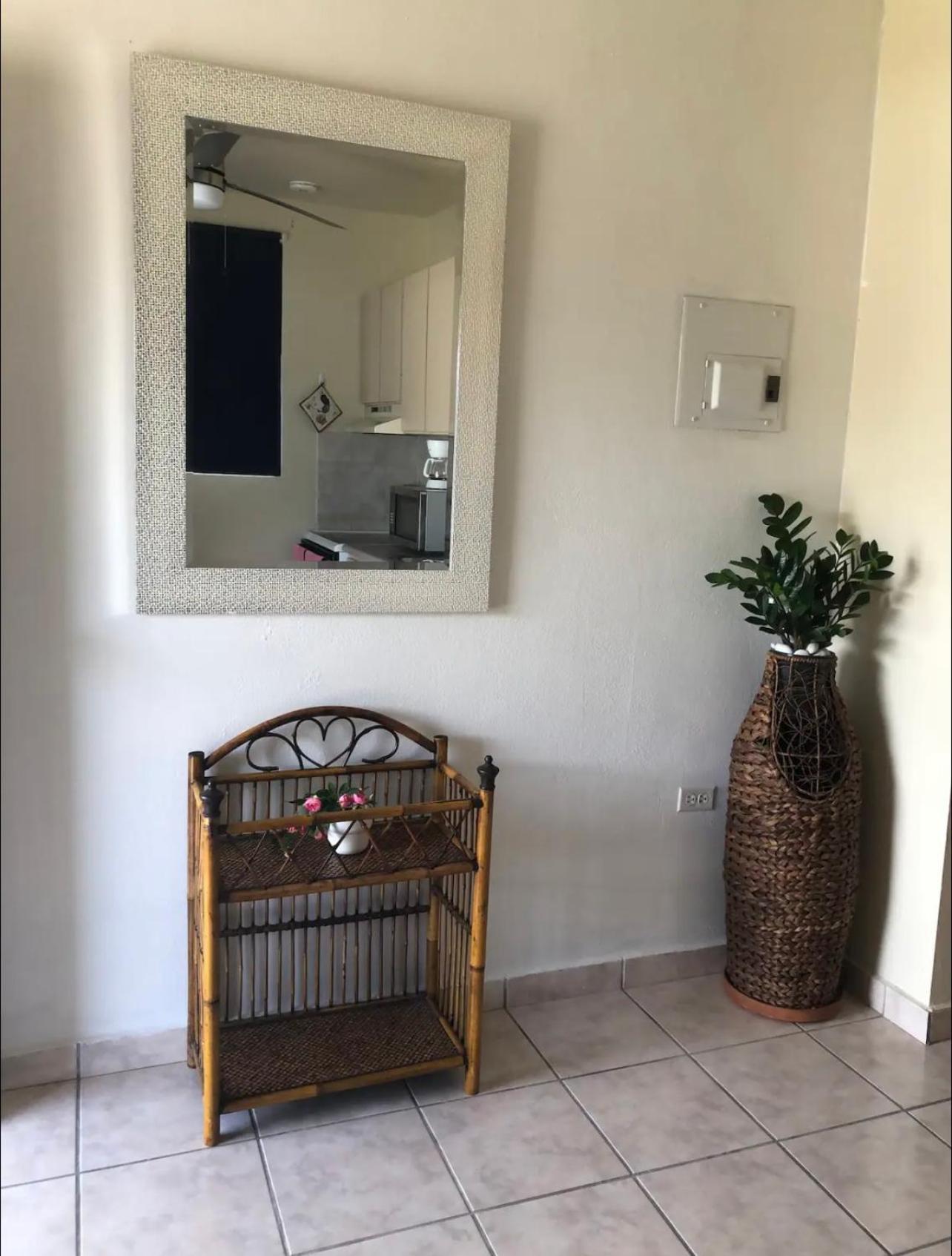 Apartment Breezy 1 Bed Apt, Short Ride From Airport And San Juan