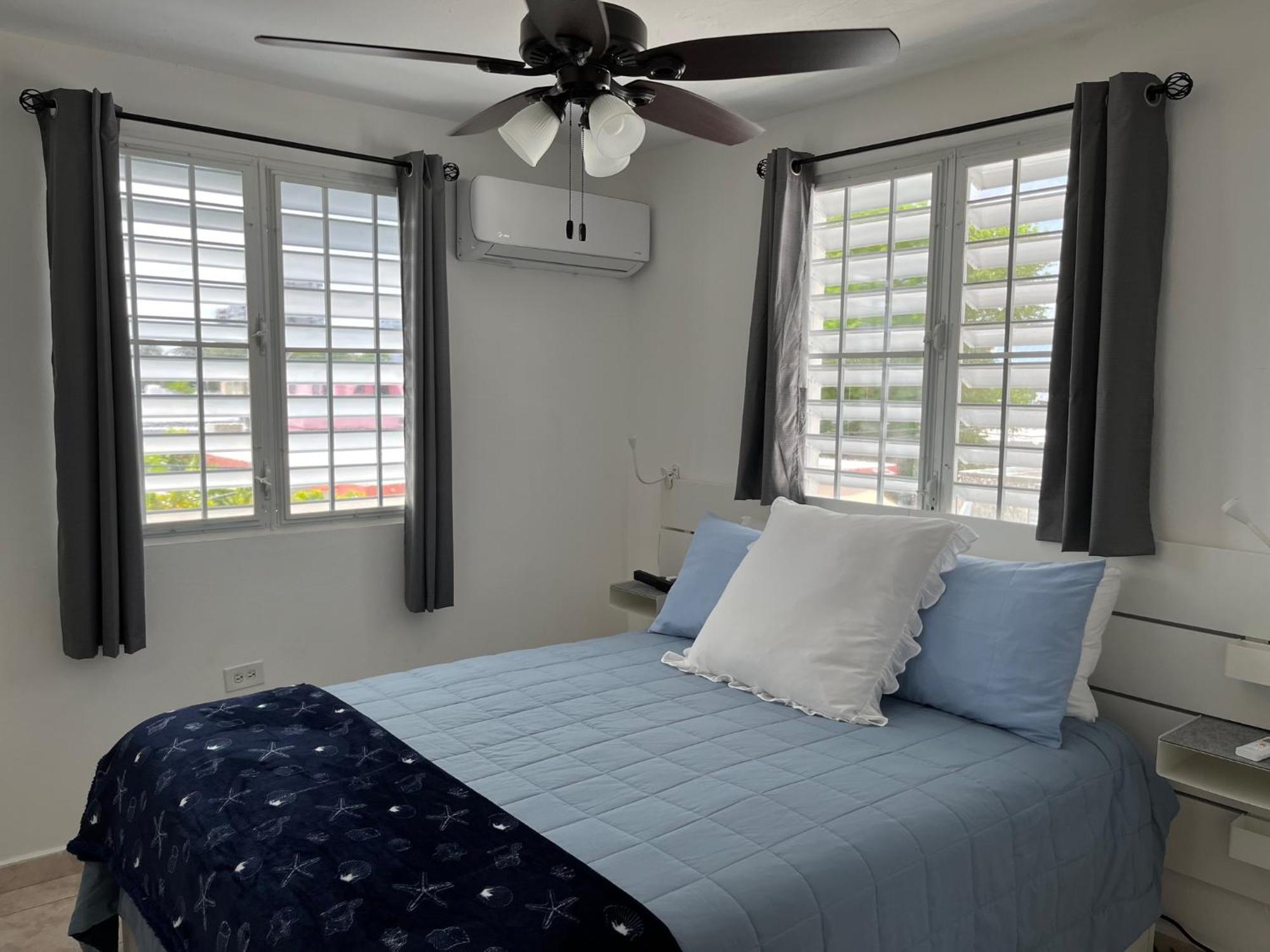 Breezy 1 Bed Apt, Short Ride From Airport And San Juan