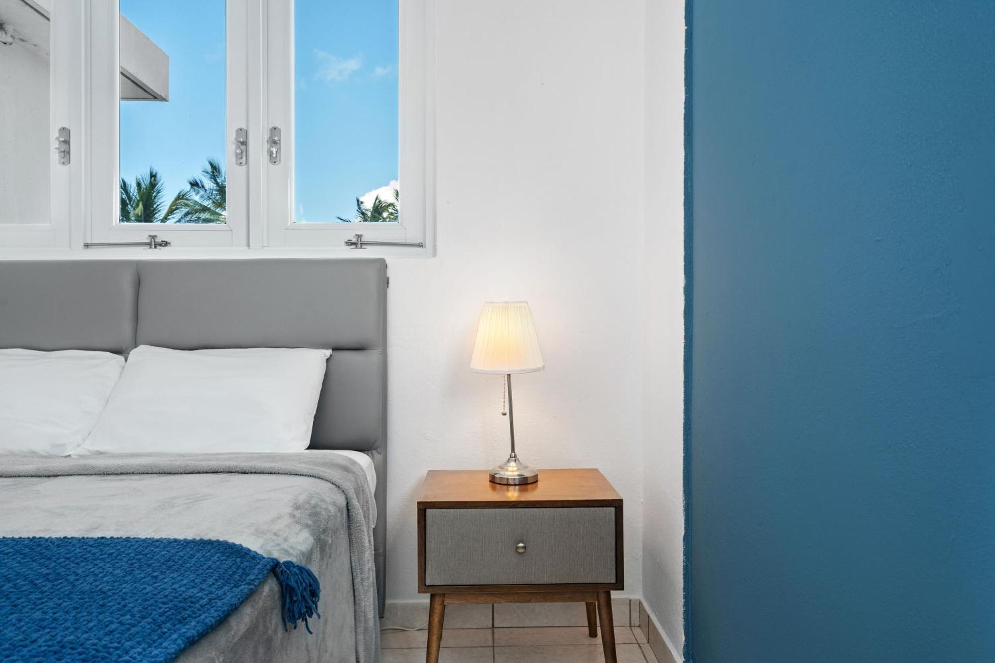 Apartment 1 Step From The Pool Pet Friendly