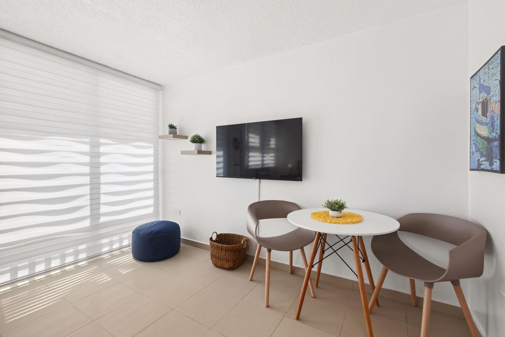 Otium Amazing Beachfront Getaway With Balcony