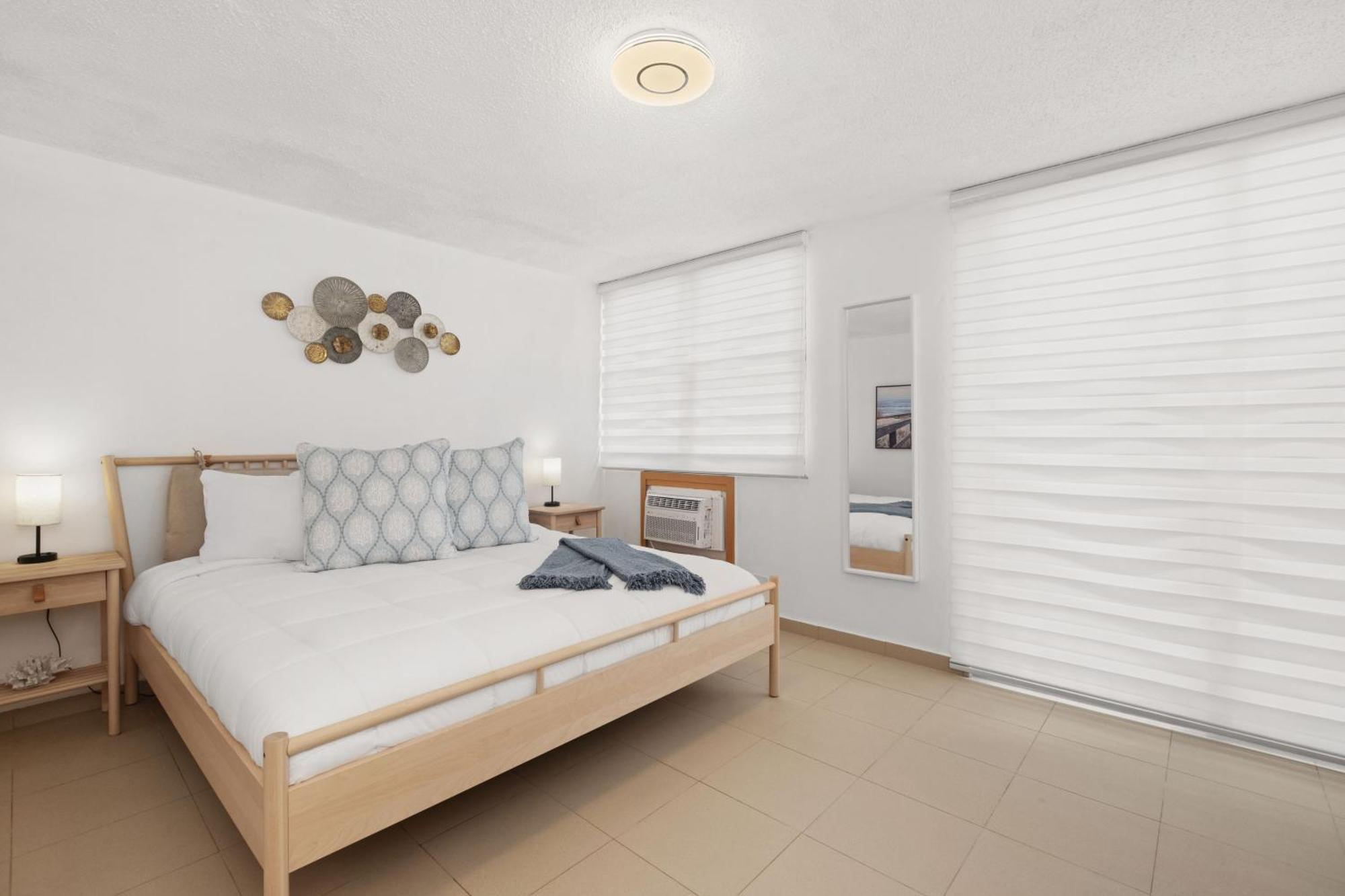 Otium Amazing Beachfront Getaway With Balcony Apartment