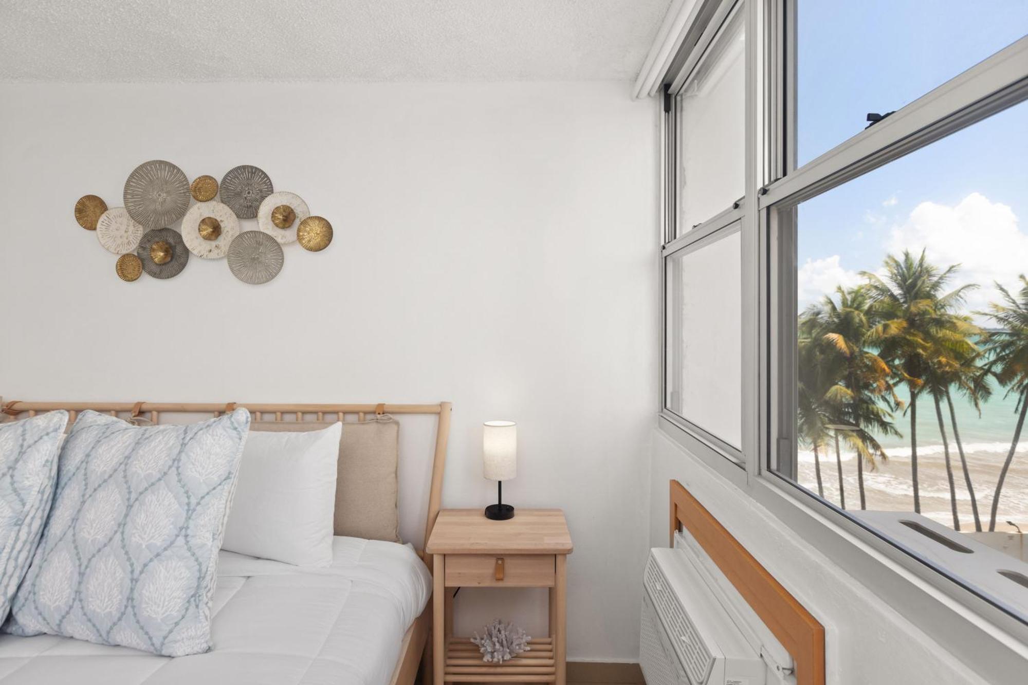 Otium Amazing Beachfront Getaway With Balcony * San Juan