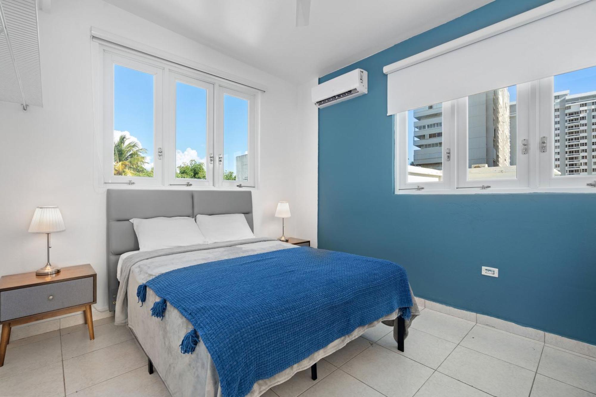 1 Step From The Pool Pet Friendly San Juan