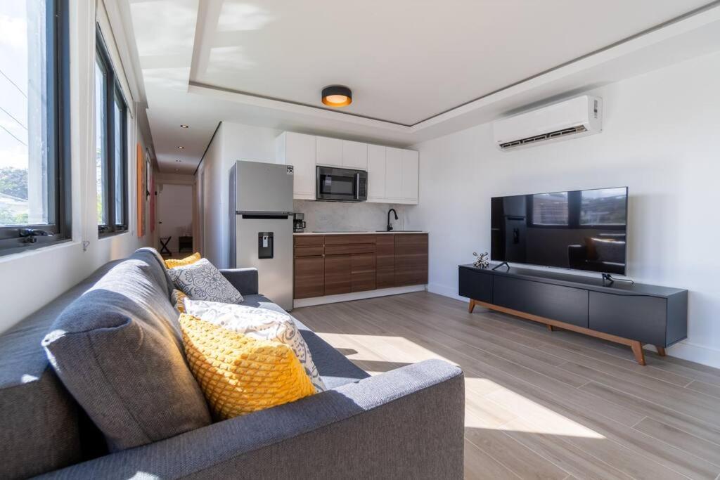 Emerald Haus 12bd 6bath Sleeps 26 People *