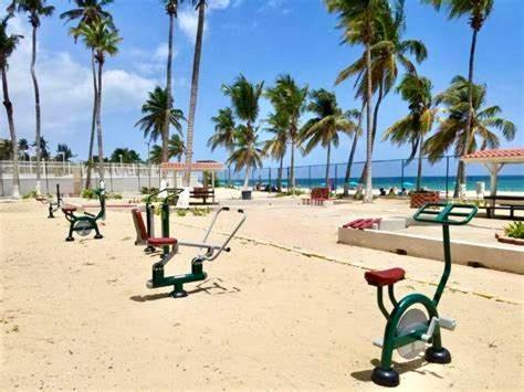 Hobie Beachfront Isla Apartment