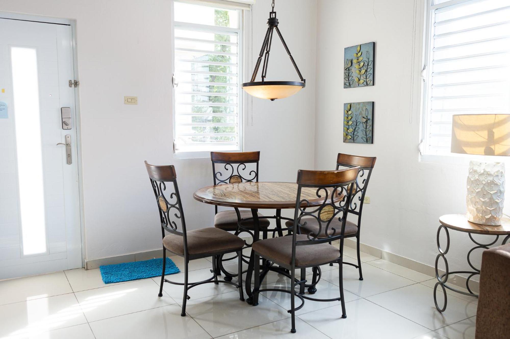 102-charming Renovated In The Near The With Free Parking San Juan
