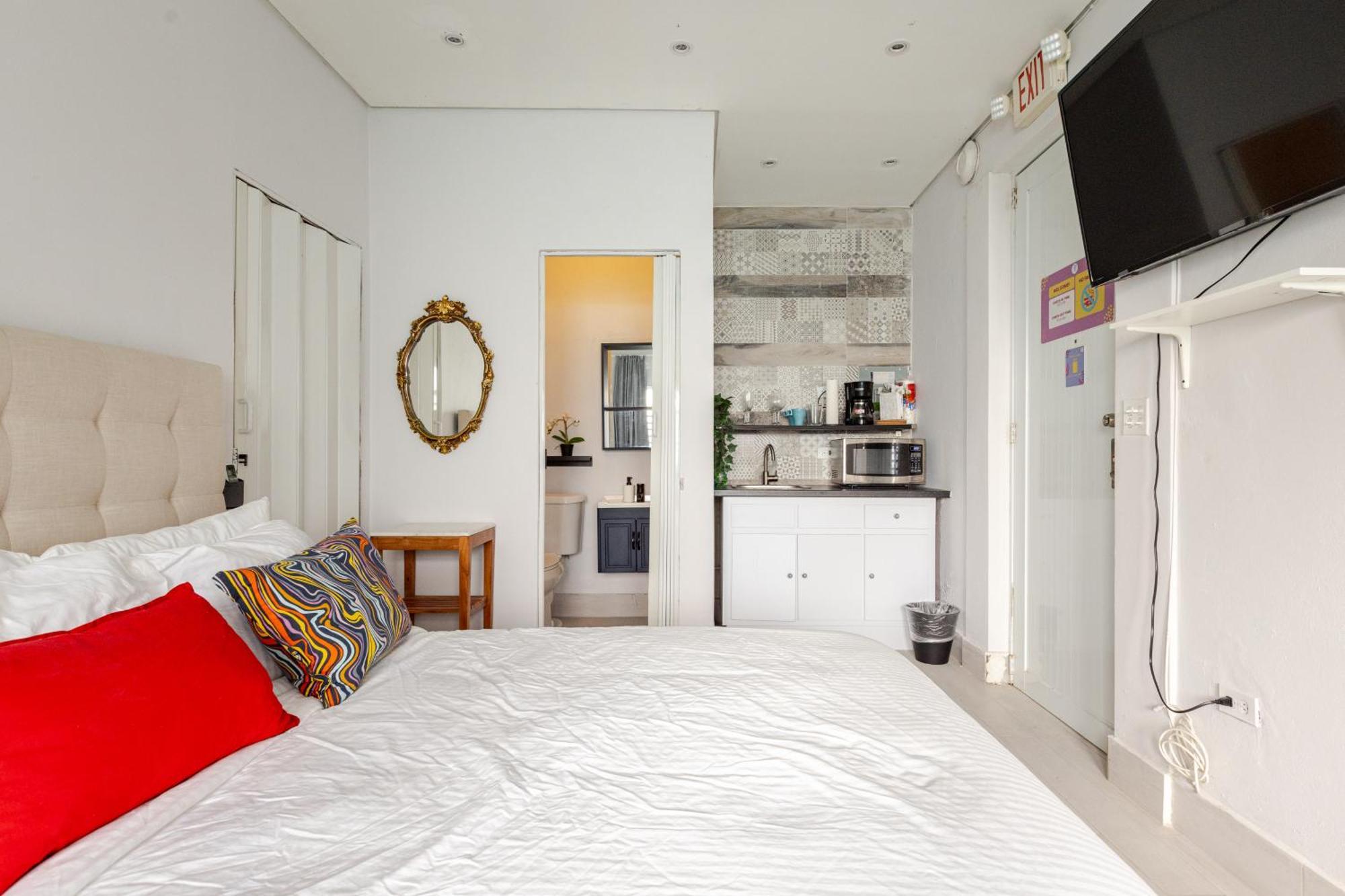 City Beach Apartments *