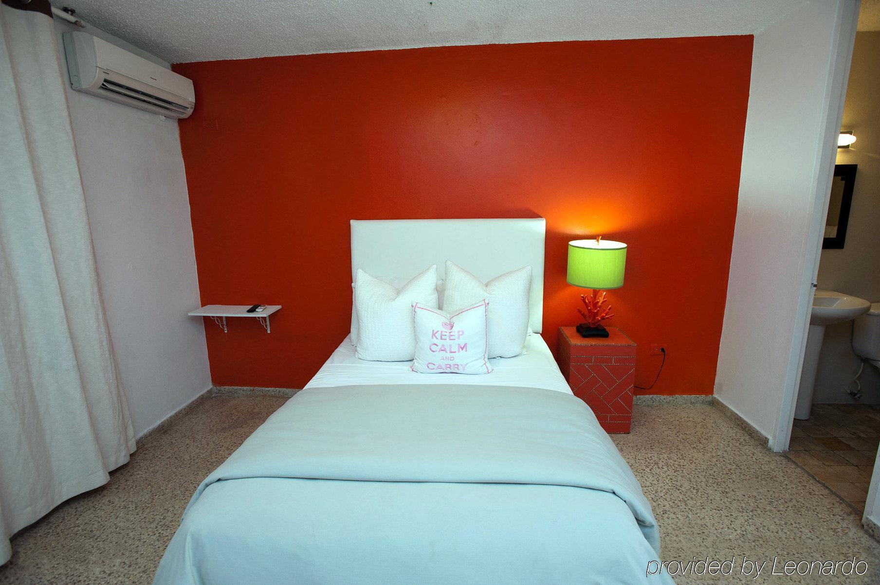 Hotel The House 3*
