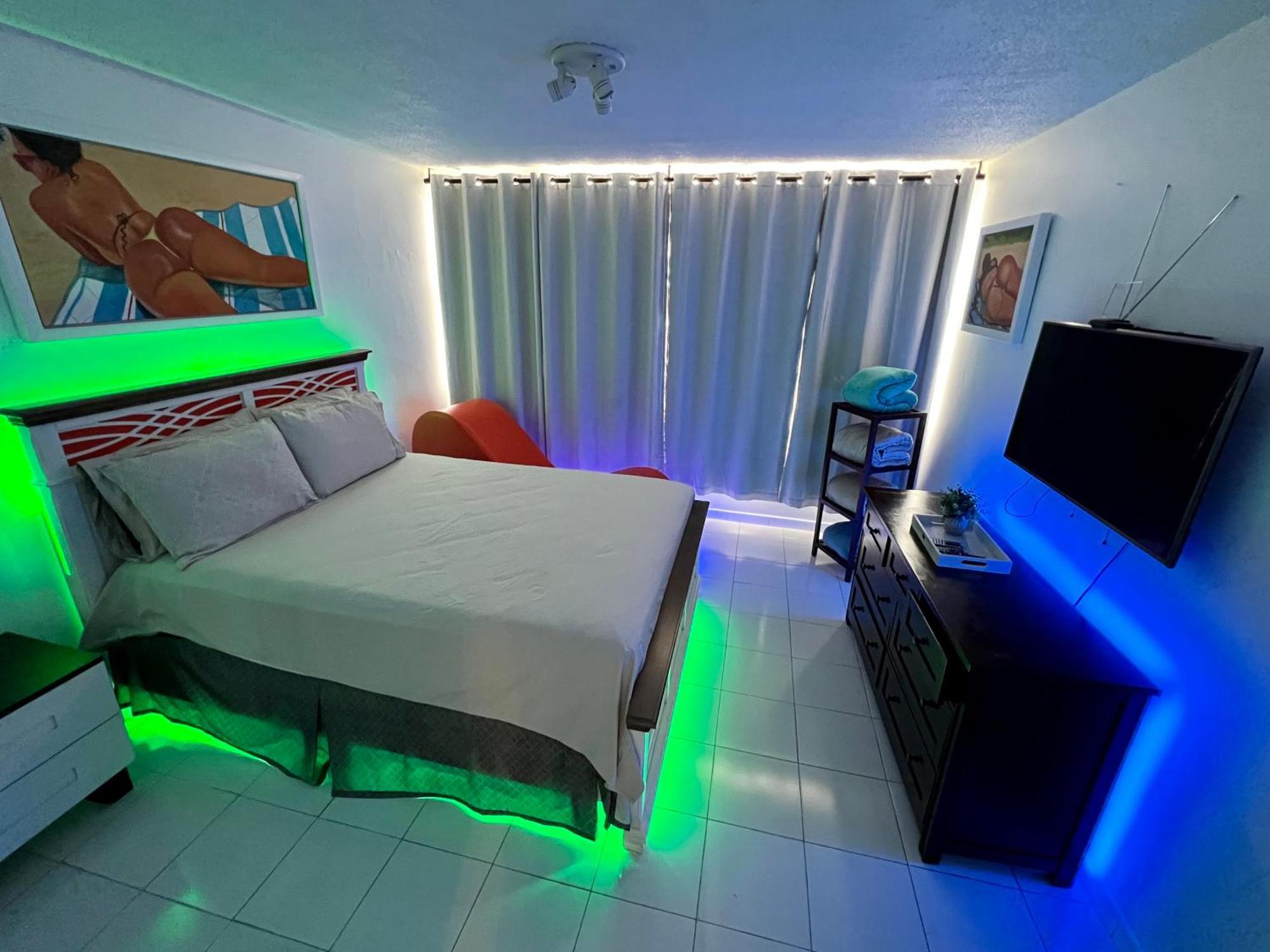 Beachfront Tropical Tantra * San Juan