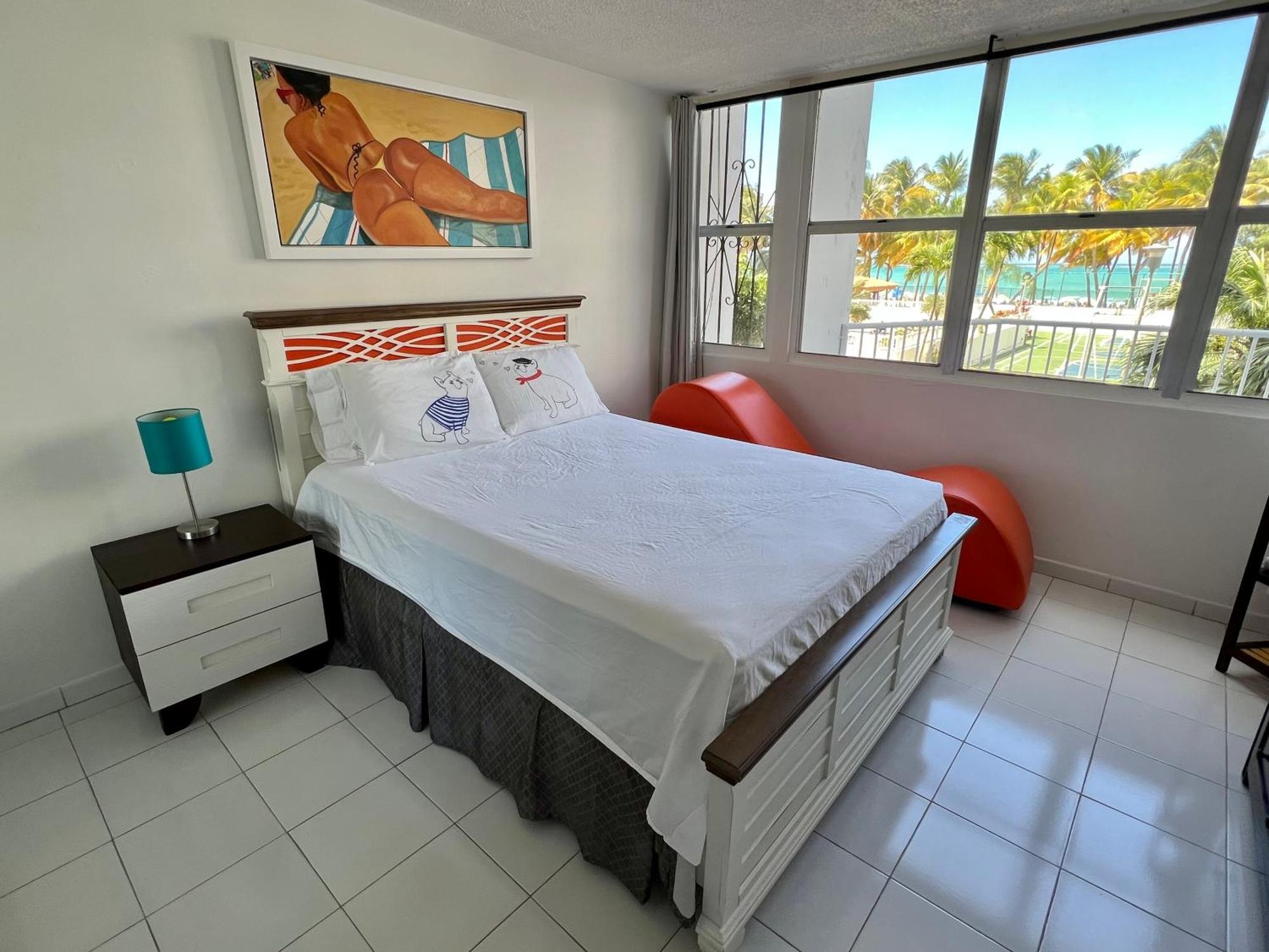 Beachfront Tropical Tantra Apartment San Juan