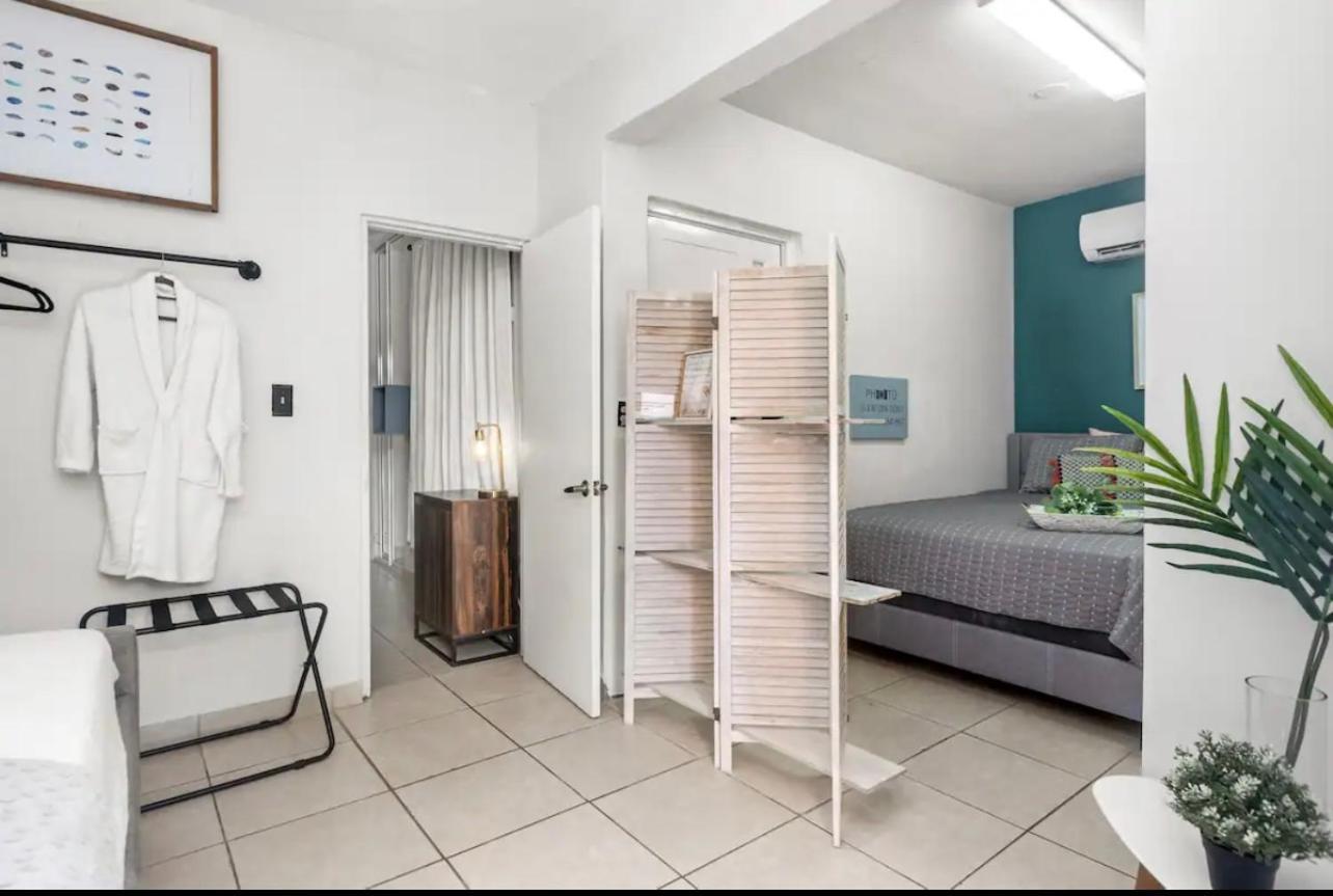 5 Min From Airport And Isla Location & Pool & Jacuzzi & Youtube Video Available San Juan