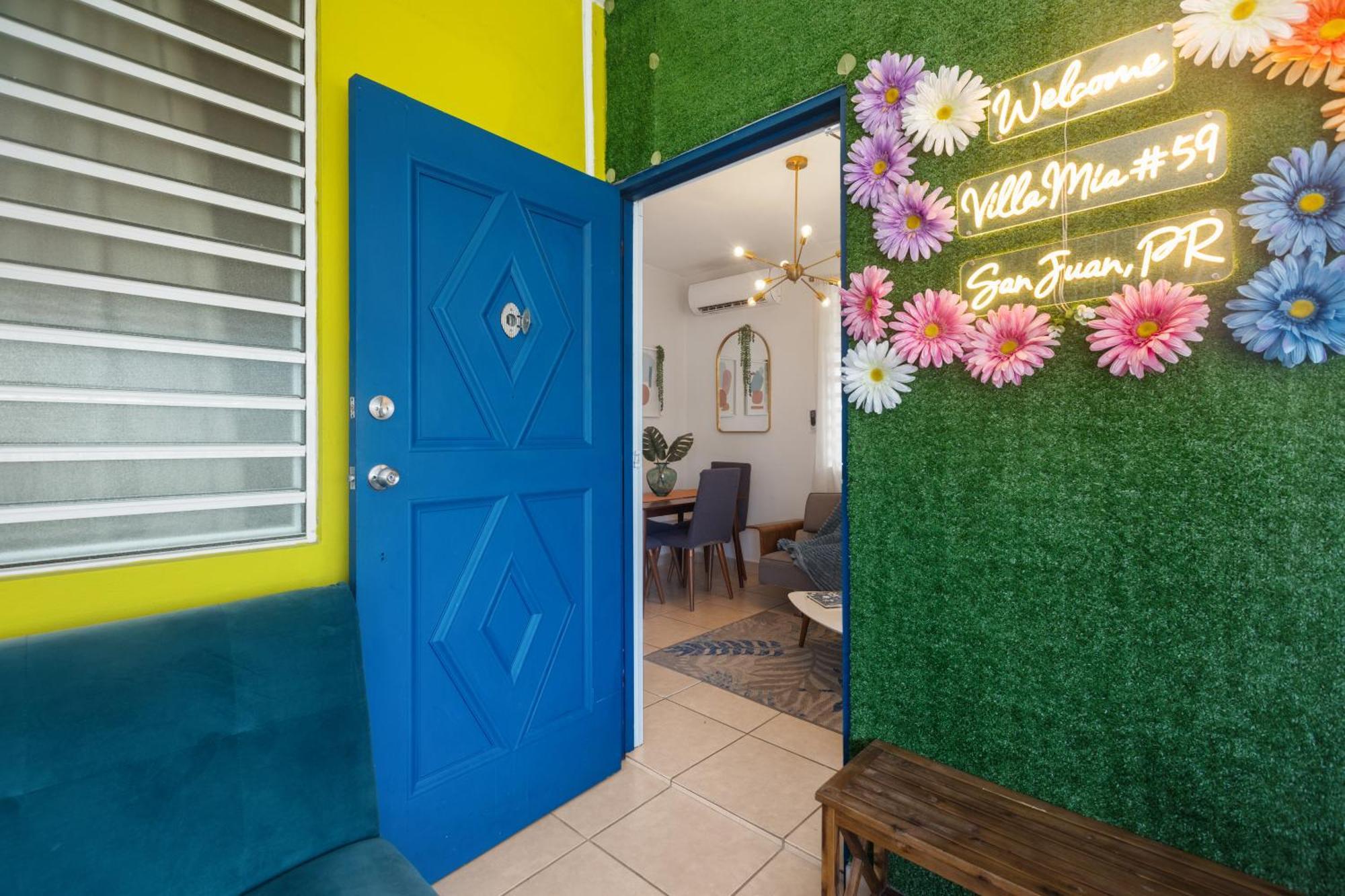 5 Min From Airport And Isla Location & Pool & Jacuzzi & Youtube Video Available Holiday home
