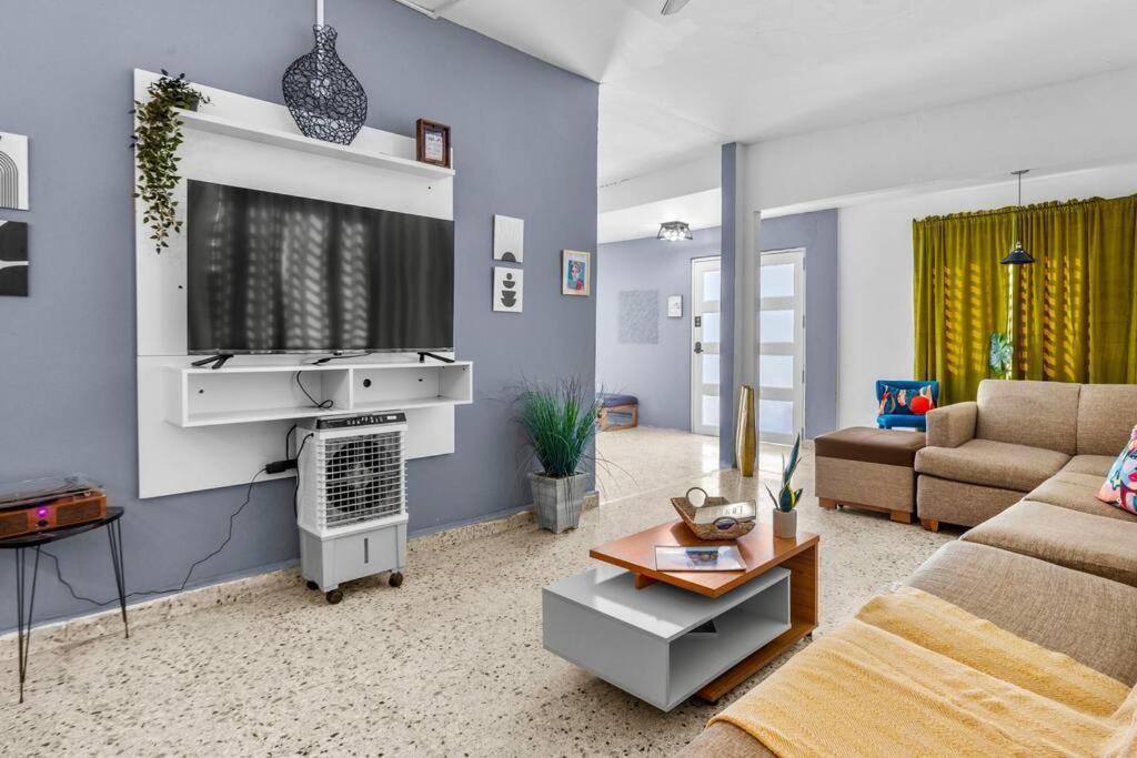 Luxury 4br For 14-& Jacuzzi 6 Min & Airport * San Juan