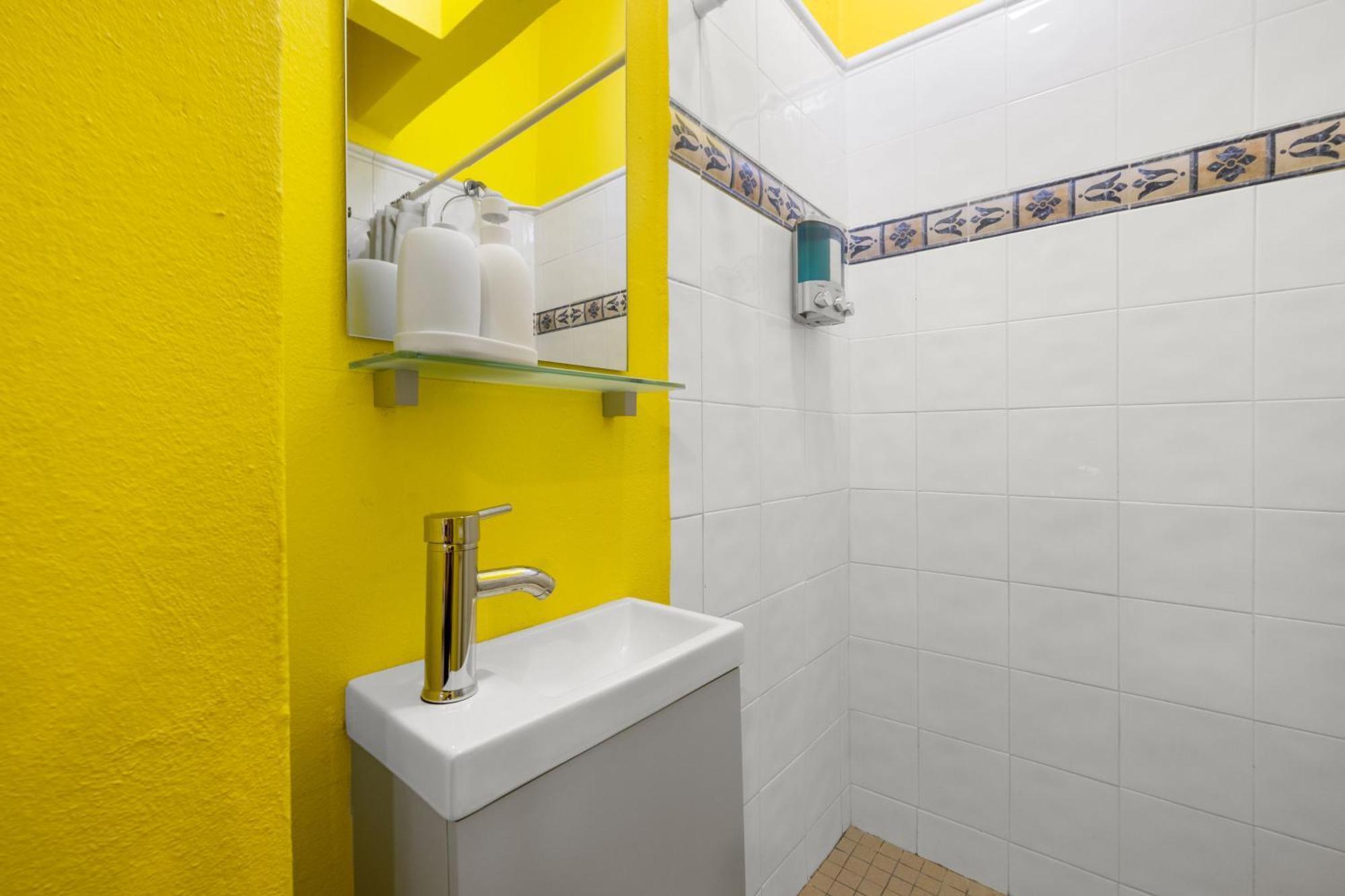 Cozy High-ceiling Urban Mm2