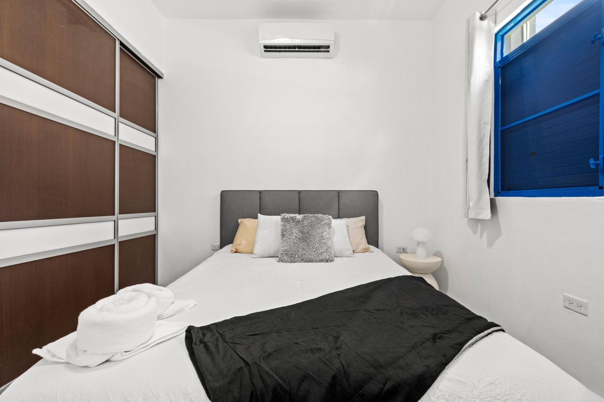 Artistic One-bedroom Garden In Sj Mm9 San Juan