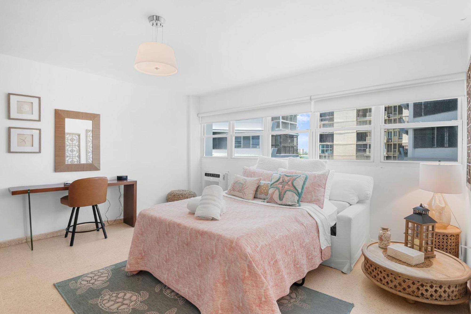 Modern & Cozy In The Heart Of Isla *