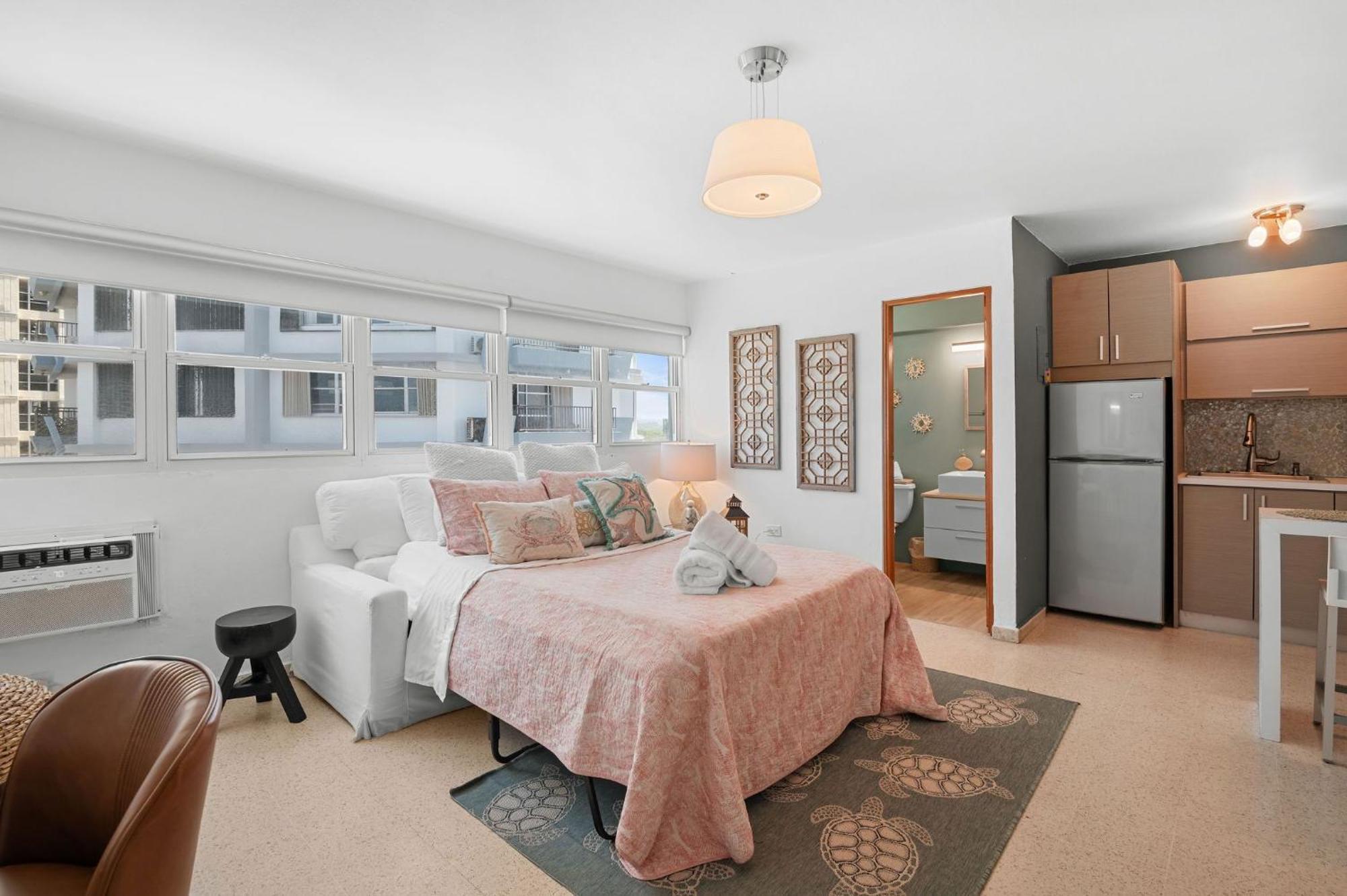 Modern & Cozy In The Heart Of Isla San Juan