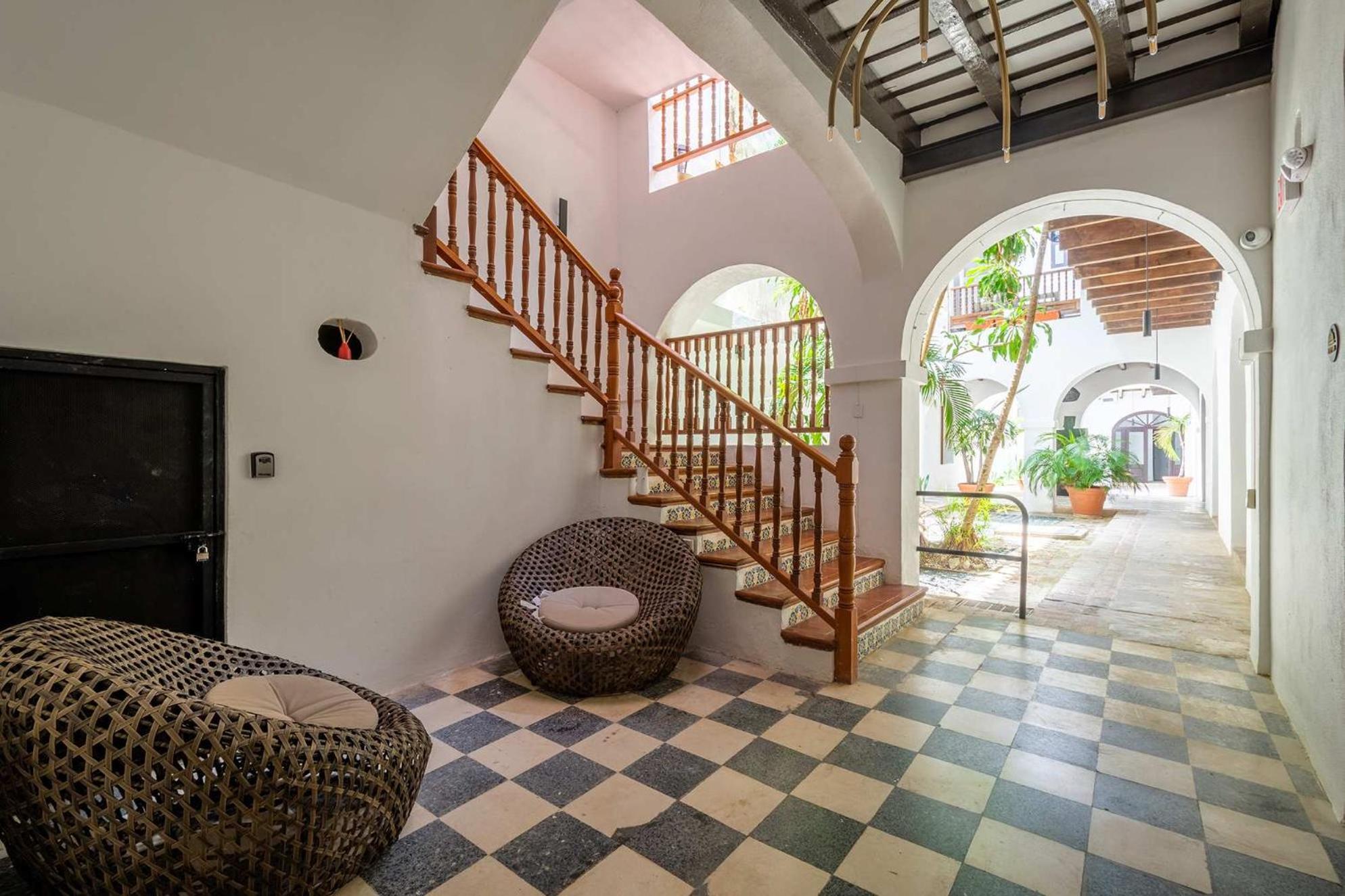 Casa Ruinas By With Bear *