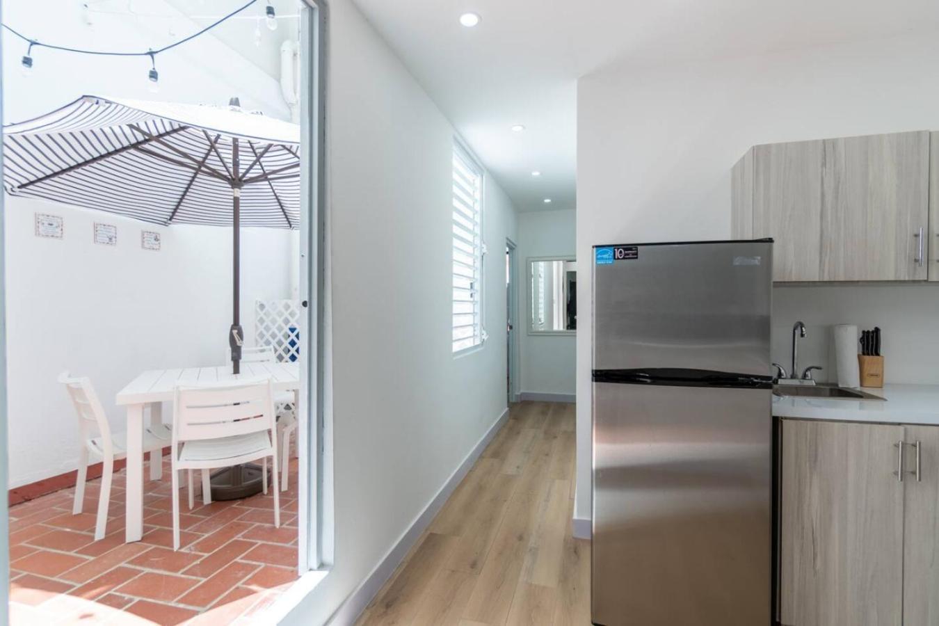 Modern 2-bedroom In Historic Old Apartment *