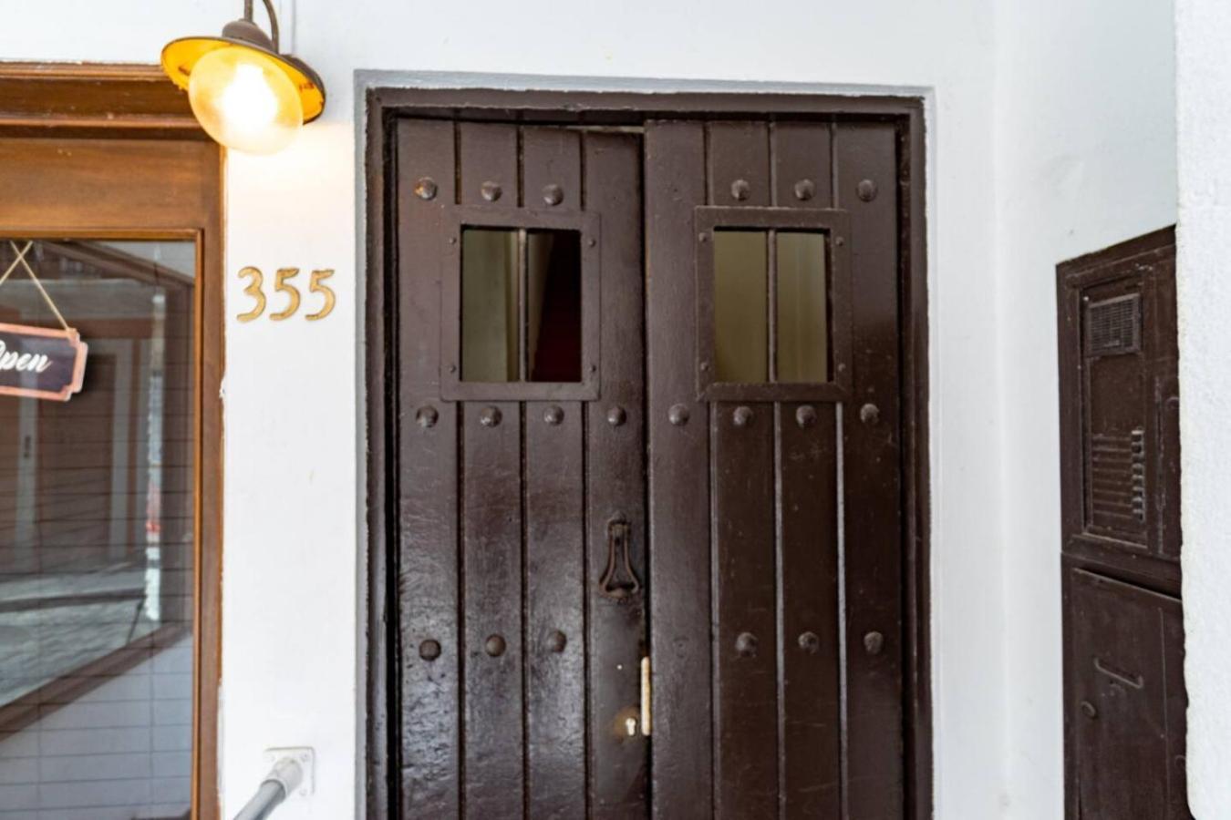 Apartment Modern 2-bedroom In Historic Old