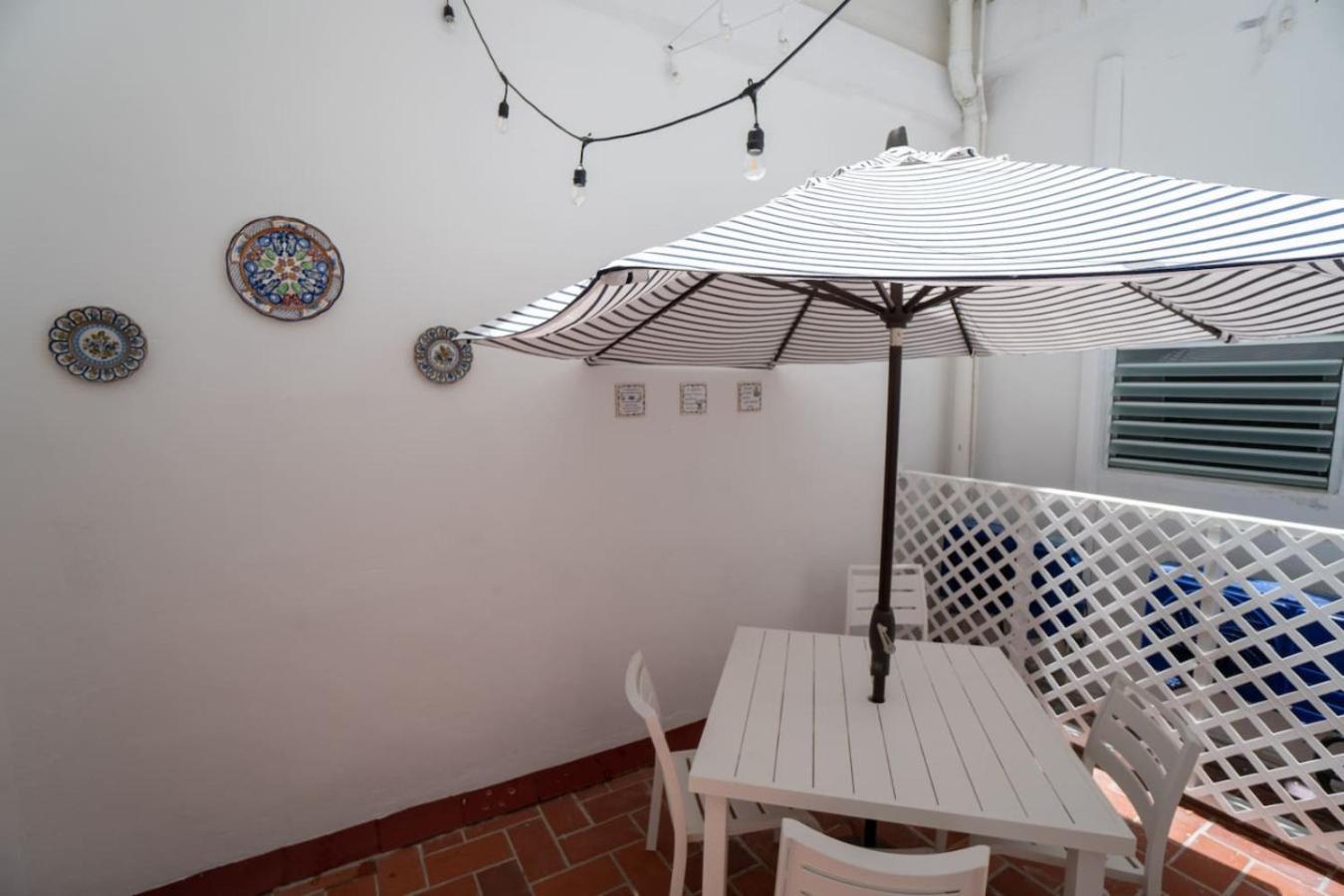 Modern 2-bedroom In Historic Old Apartment *