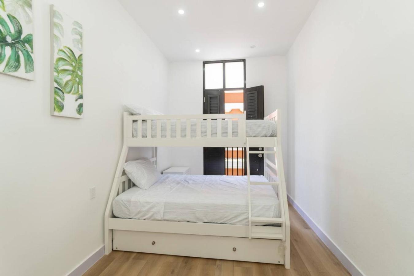 Modern 2-bedroom In Historic Old Apartment San Juan