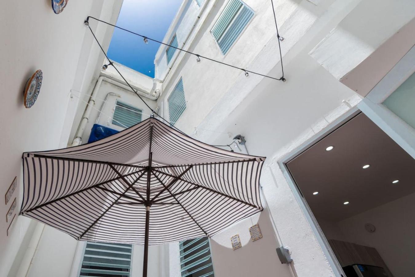 Modern 2-bedroom In Historic Old