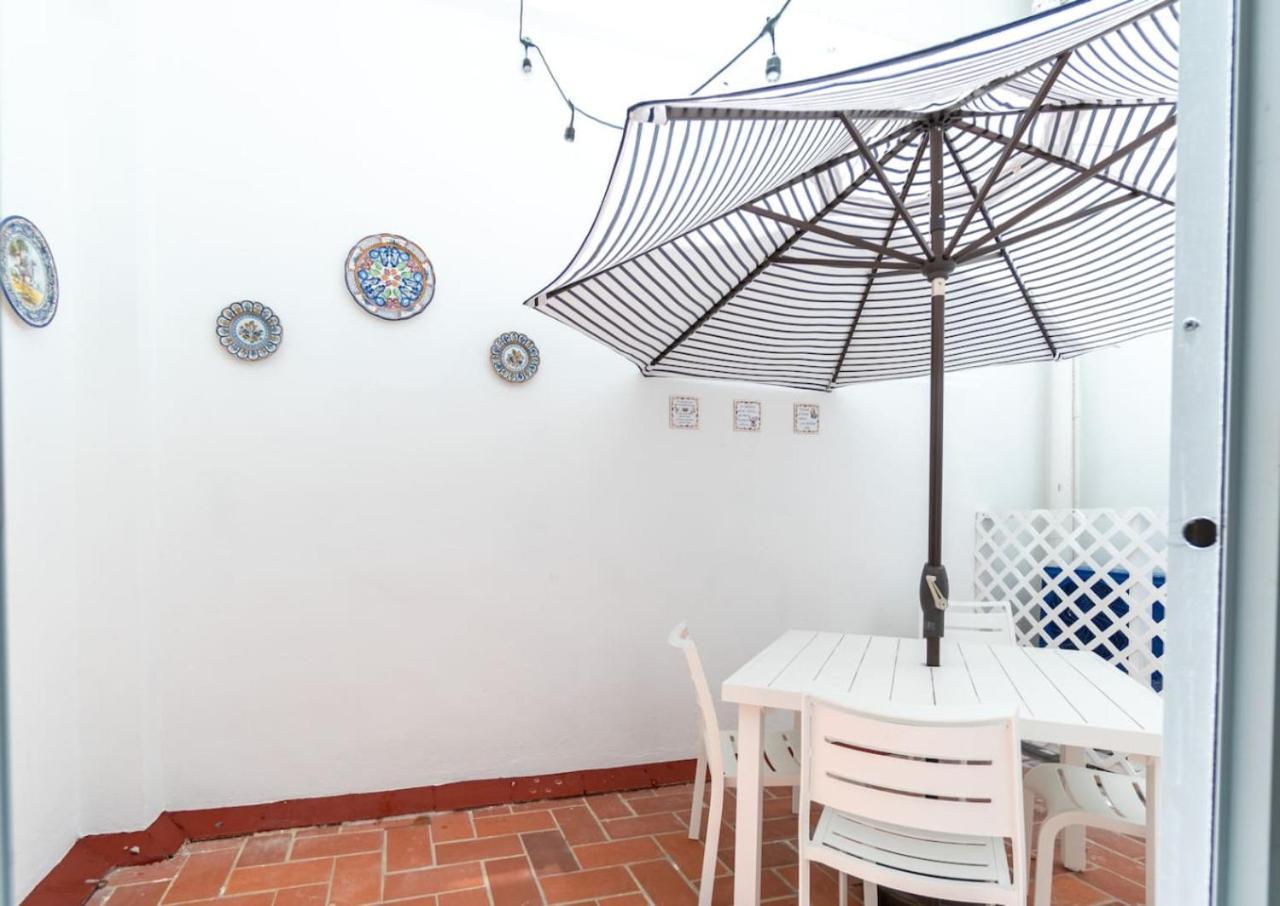 Modern 2-bedroom In Historic Old Apartment