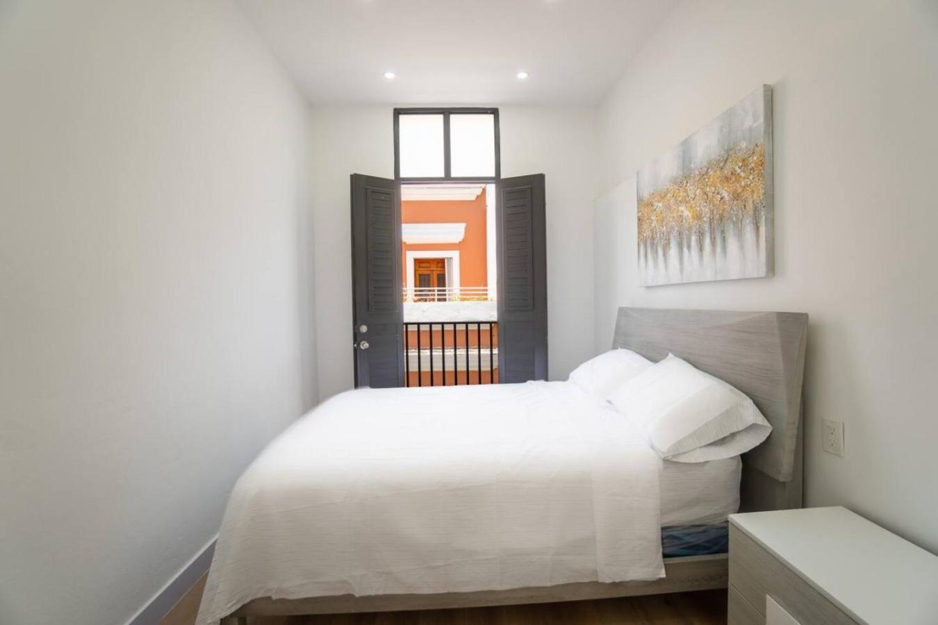 Modern 2-bedroom In Historic Old Apartment San Juan