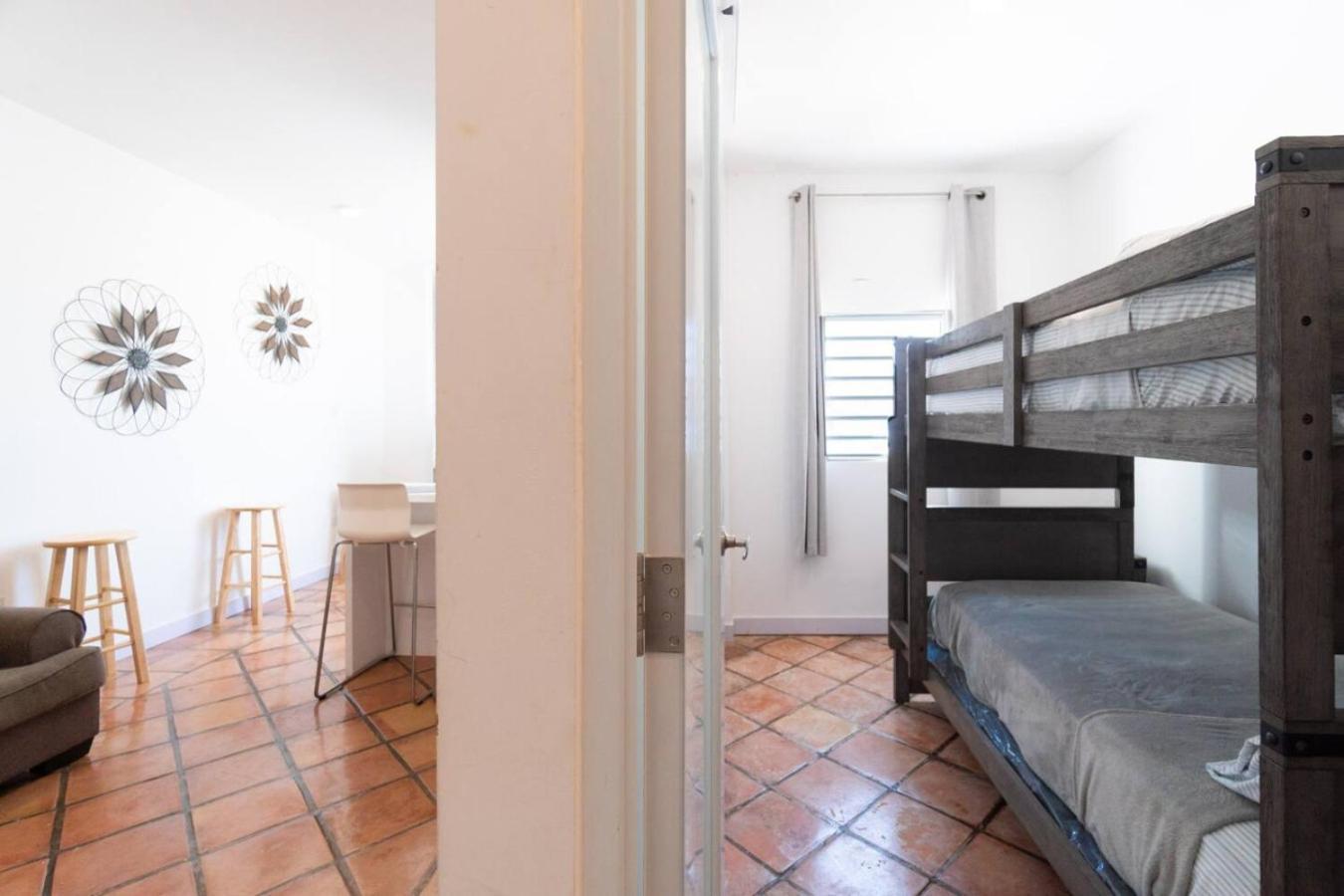 Modern 4-bedroom Penthouse In Historic Old Apartment *